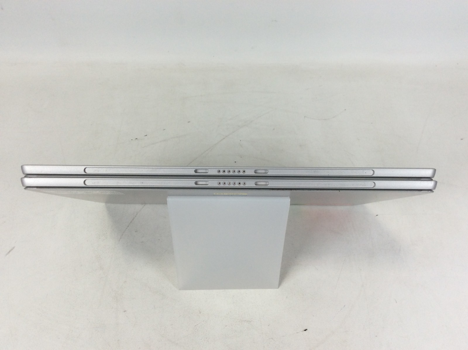 Microsoft Surface Pro 1796 i7-8650U 1.9GHz 8GB RAM 256GB Charger Keyboard