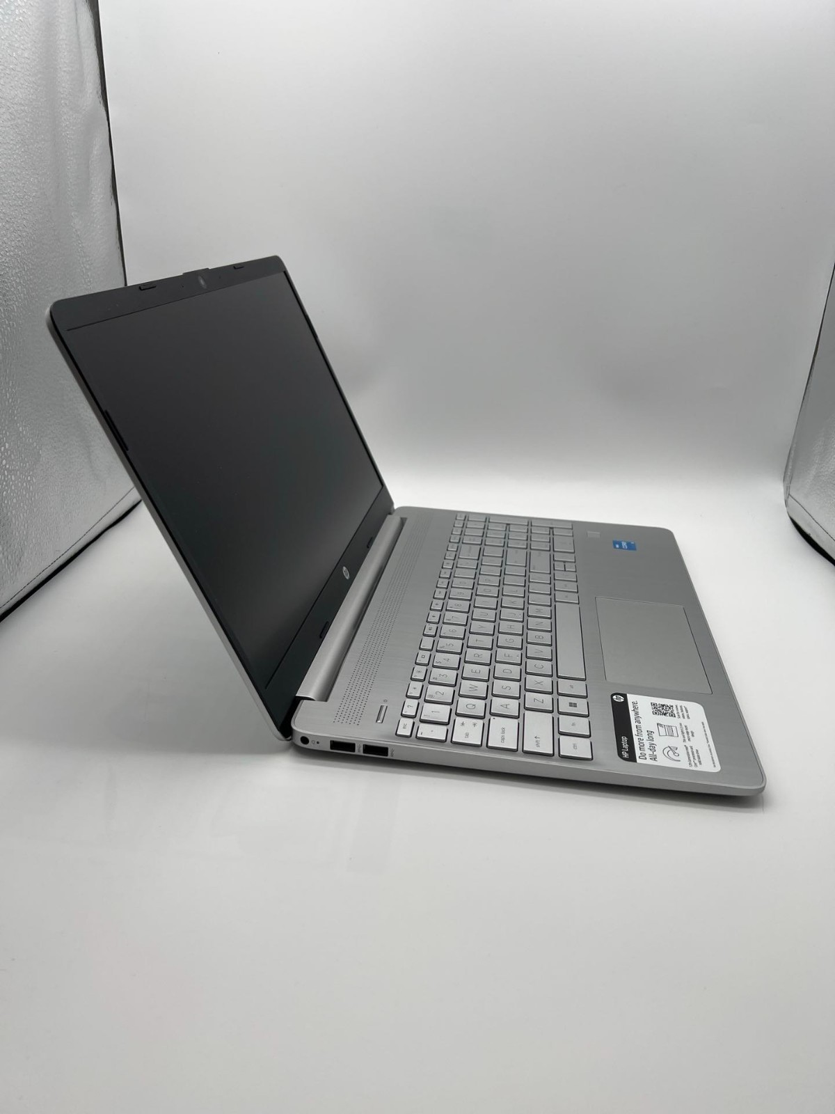 HP – 15.6″ FHD Laptop – Intel Core I3-1215U 8/256GB Silver win 11 home