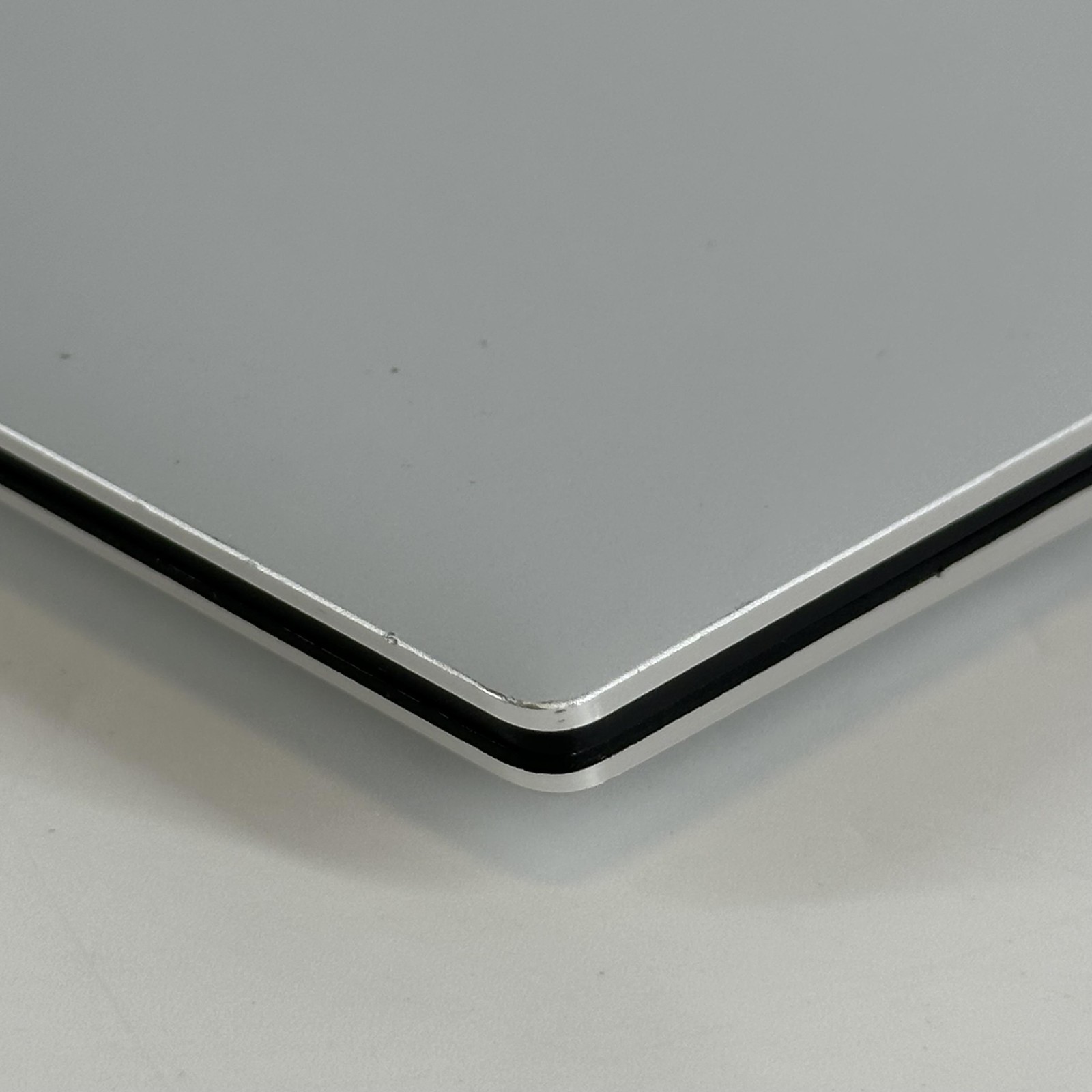 Dell XPS 15 9520 FHD+ 2.3GHz i7-12700H 64GB 512GB SSD RTX 3050 Ti Good LCD BLEED