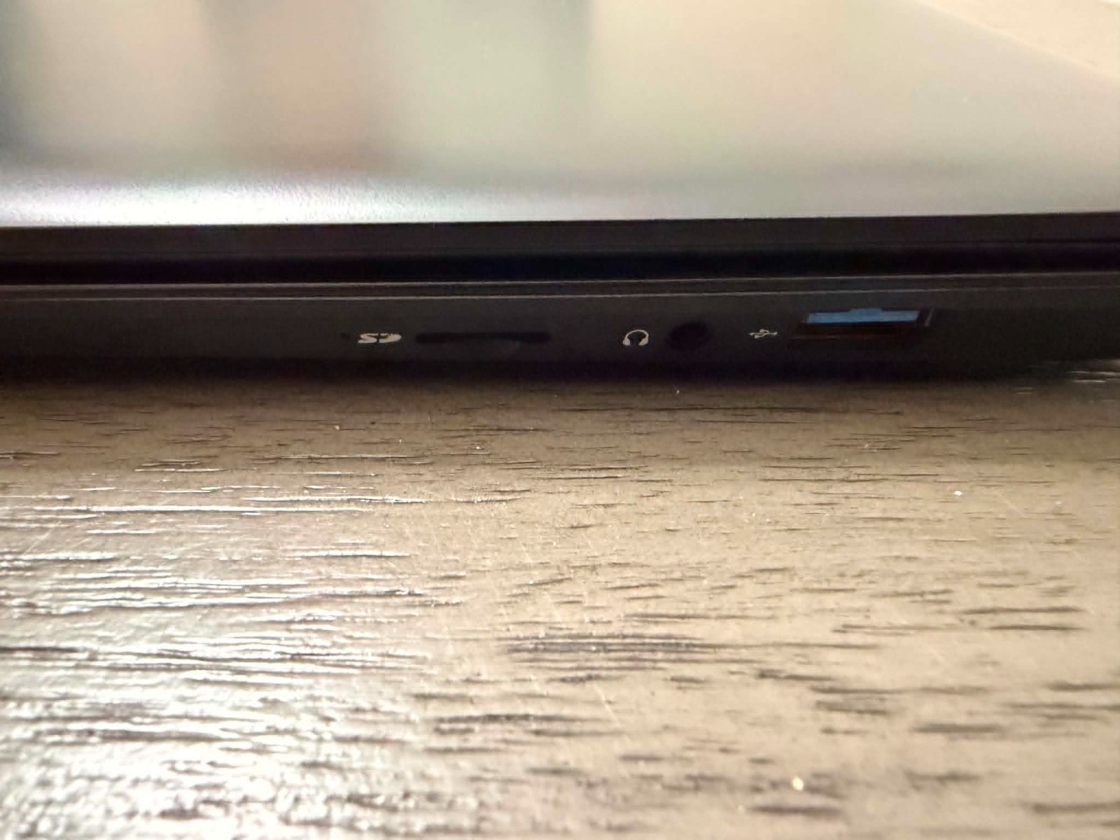 Gateway 14.1″ FHD Ultra Slim Notebook, Intel Core i3-1005G1, 4GB RAM, 128 SSD