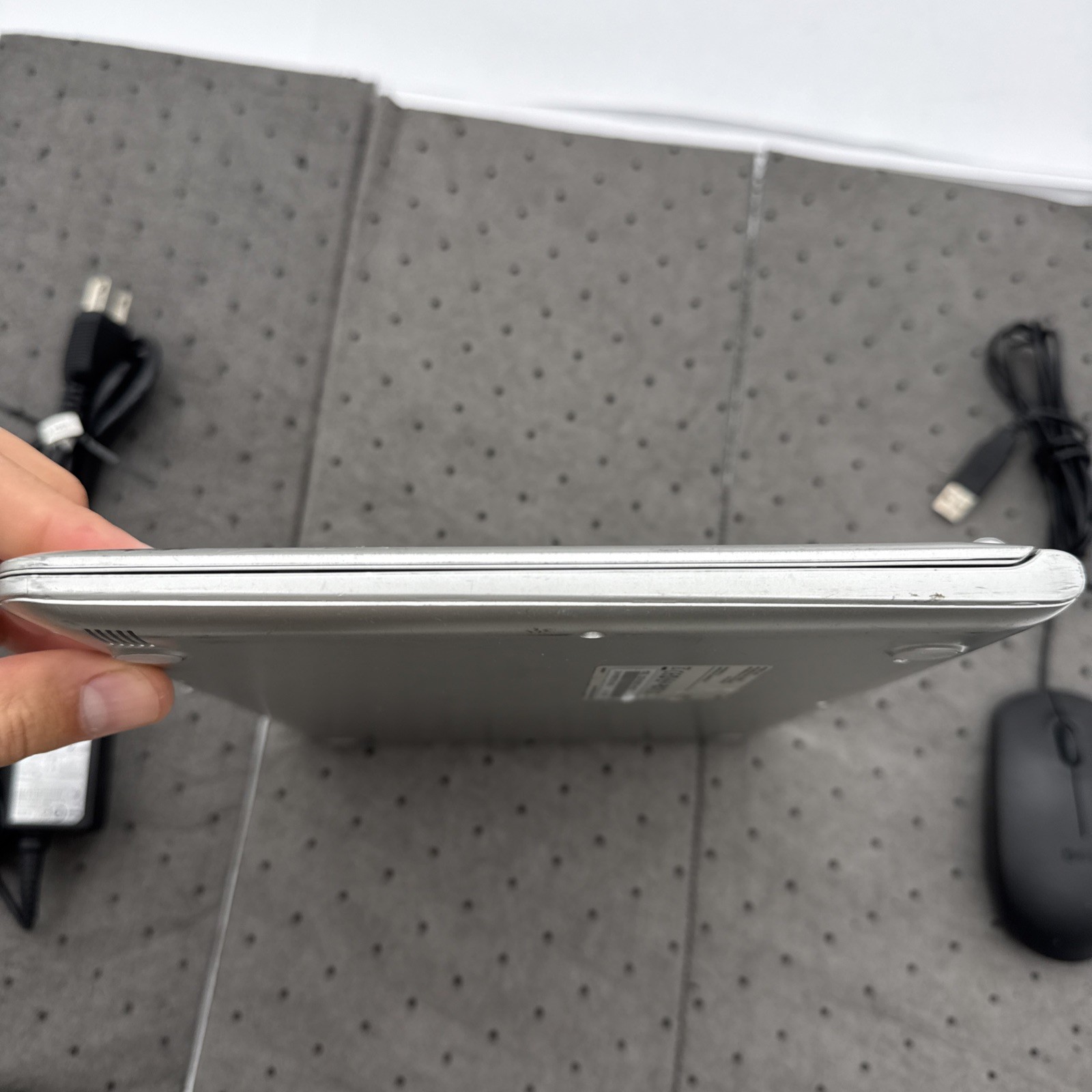 Samsung Laptop Chromebook XE303C12-A01US, Dual-Core 1.7GHz 2GB 16GB + Chrg/Mouse