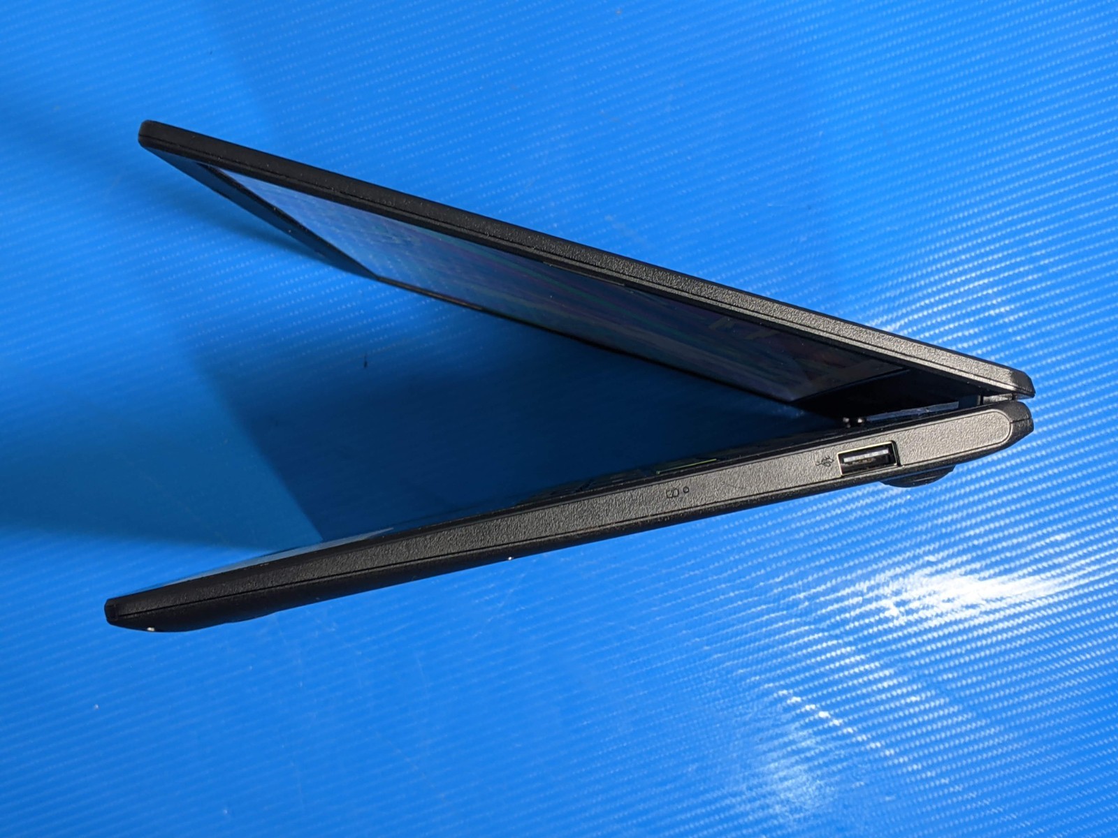 ASUS VivoBook E410KA 14″FHD Pentium Silver N6000 1.1GHz 4GB 64GB eMMC 98t +PA
