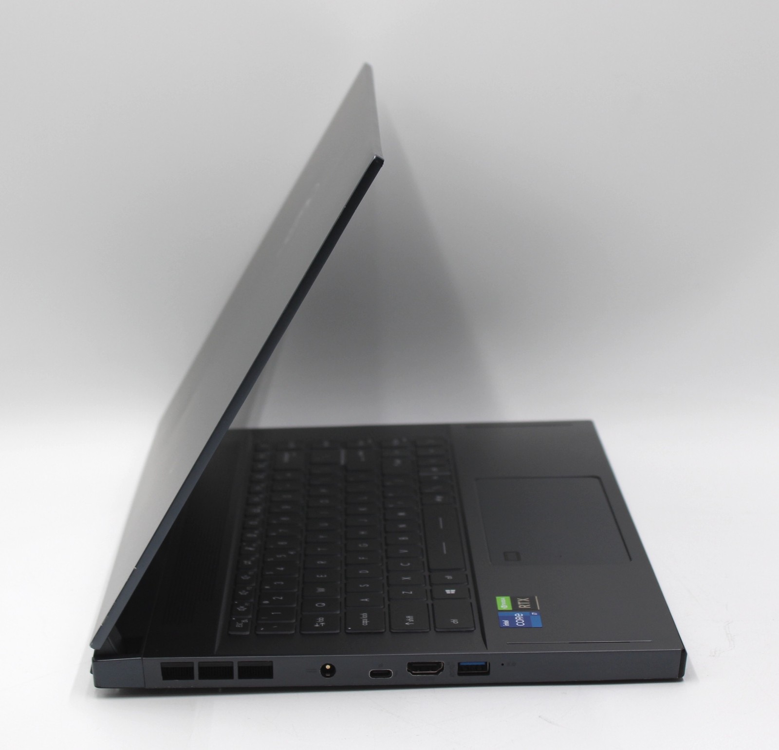 MSI WS66 11UKT 221 i7-11800H 32GB/ 1TB Windows 11 Pro RTX A3000 *No Charger*