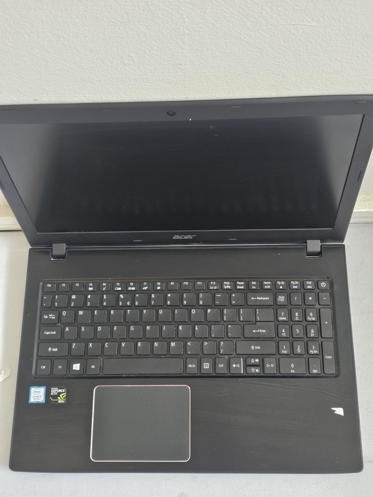 Acer Aspire E5-575G Laptop – Intel i5 Gen 7 – 8GB RAM – 256GB SSD BAD BATT READ