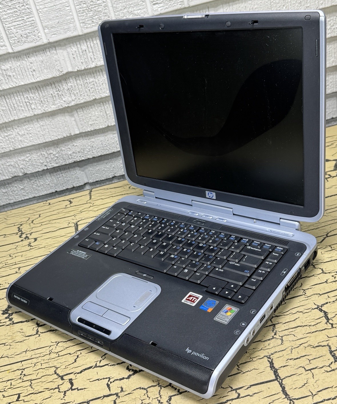 VTG Pavillion 2V5000 Laptop PC Computer Harman Kardon 4 Parts Repair Untested