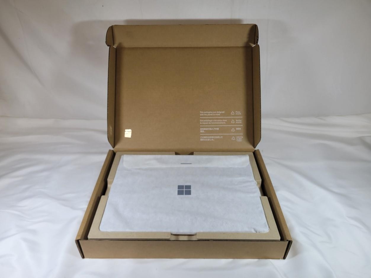 Microsoft Surface 15″ Copilot+ Laptop 7th Edition PixelSense Flow Display – 1TB