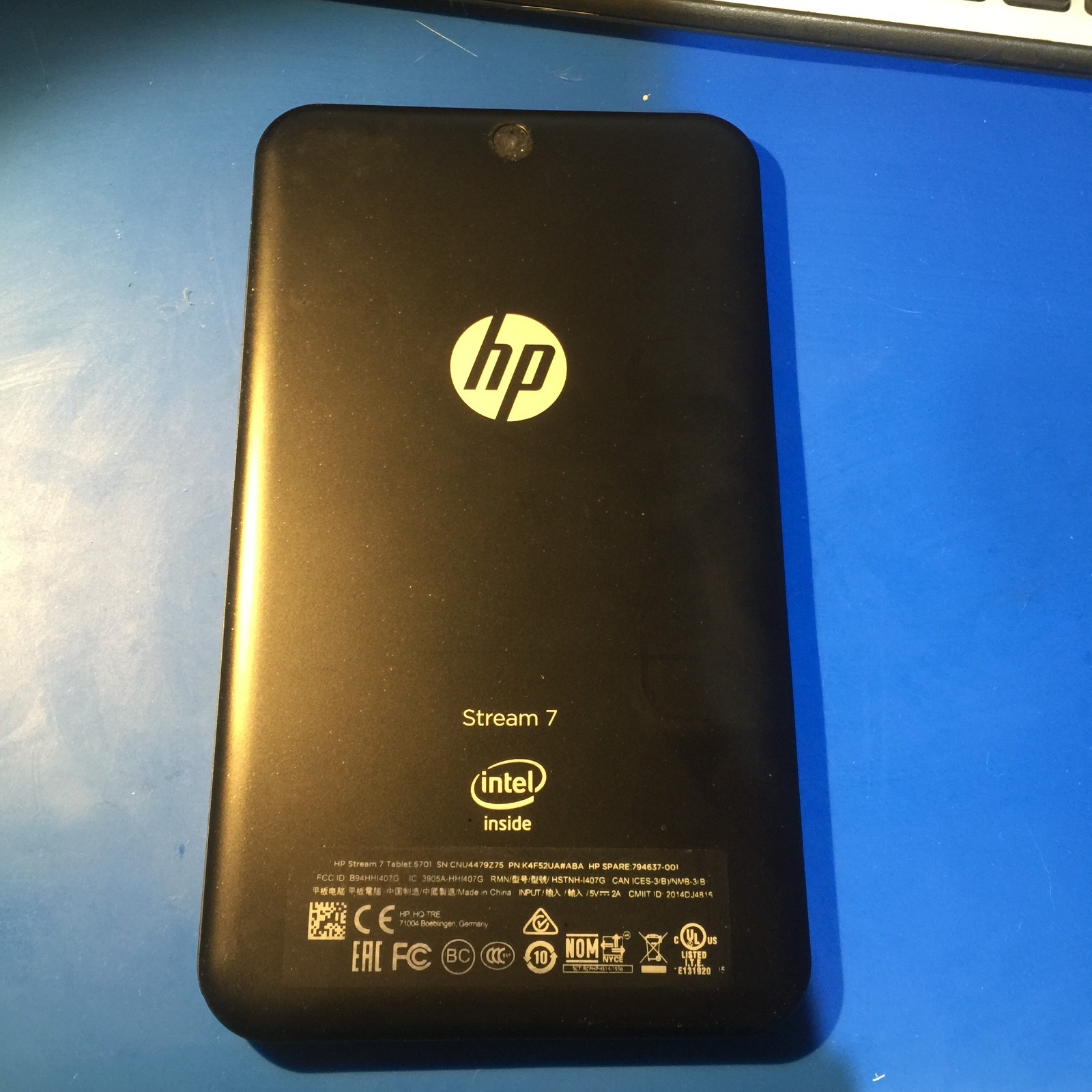 HP Stream 7 5701 Wi-Fi Windows 8.1 Tablet with mini keboard/case works 32gb