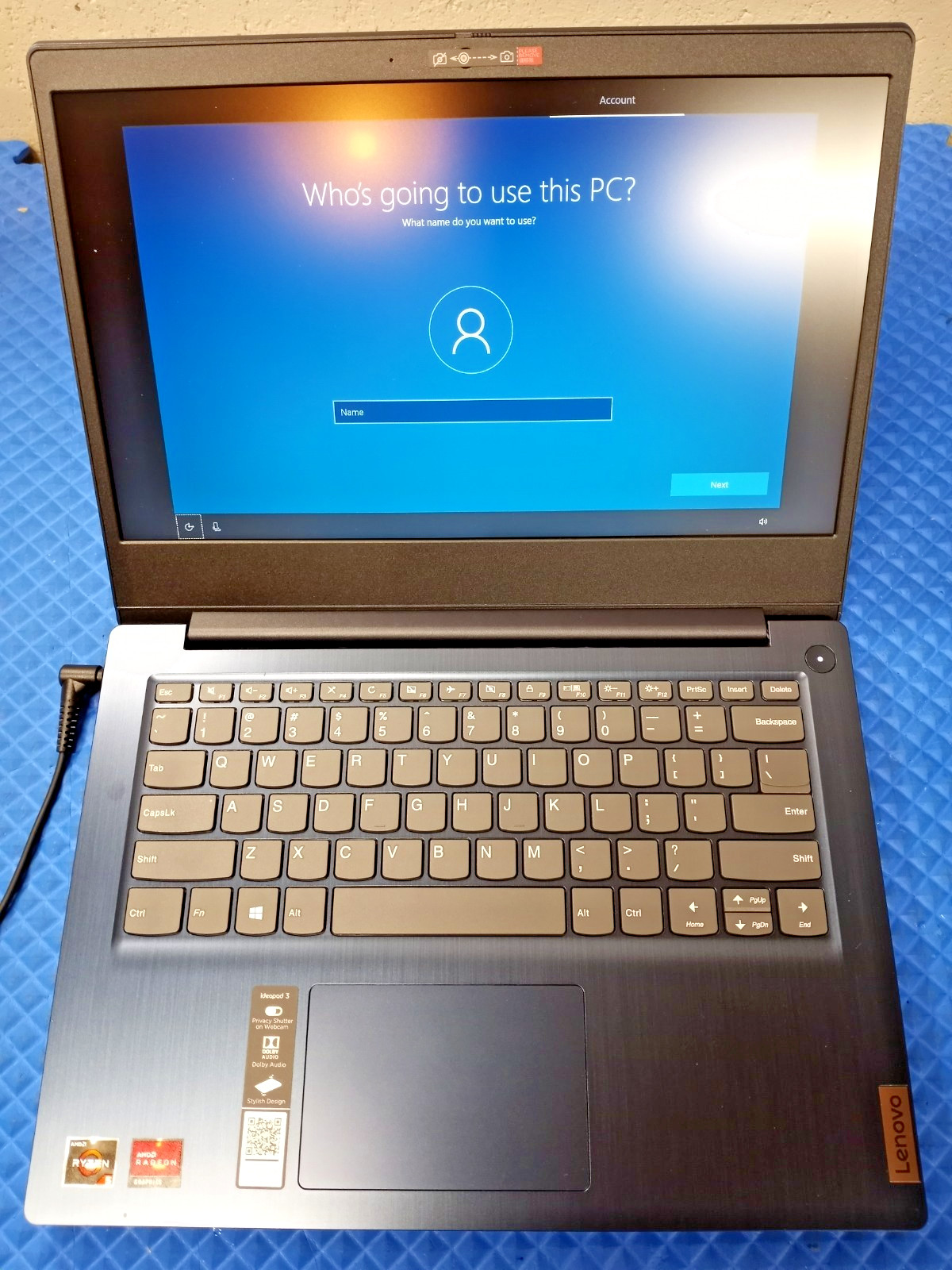 Read- Lenovo IdeaPad 14.0″ FHD, Ryzen 5 3500U,8GB ,256GB SSD,Win 10,81W0003QUS