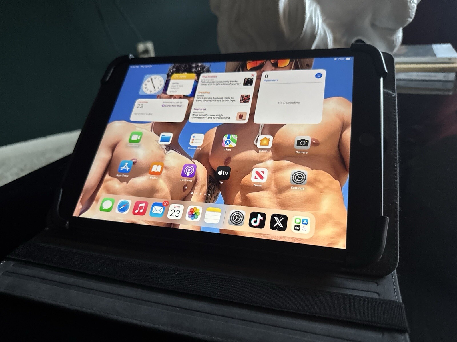 iPad 9th GEN WiFi/cellular 5G UNLOCKED…WITH TIKTOK…