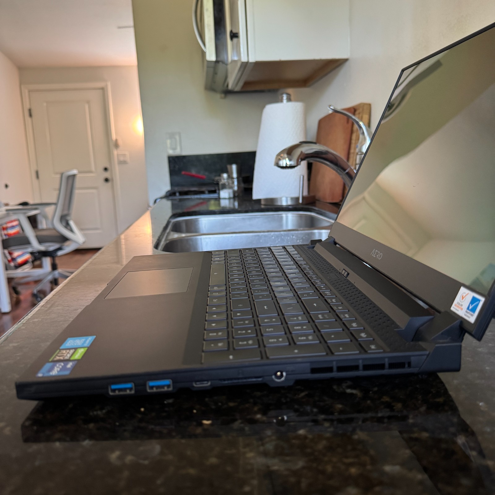 FOR PARTS: GIGABYTE AERO LAPTOP 15.6″ 4K OLED, i7-12700H, 3070 TI, 16GB DDR4