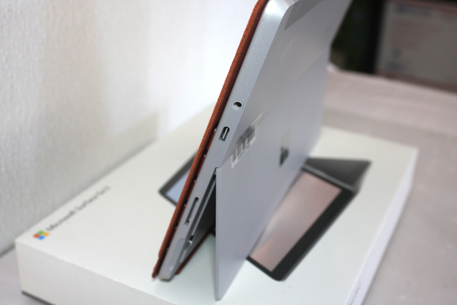 Microsoft Surface Go 2 64GB 4GB Ram Intel Gold Processor With Keyboard