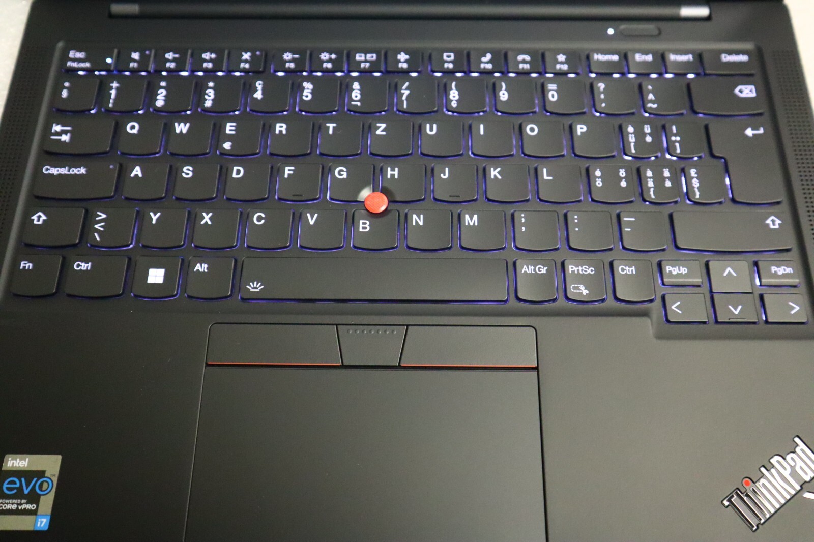 32GB SWISS SWISS LENOVO THINKPAD X1 CARBON G9 TOUCH DISPLAY i7-1185G7 2TB GAR