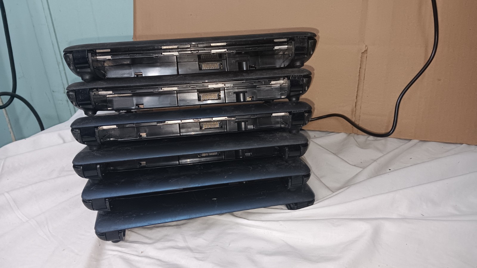 Lot of 6 ASUS EEe PC Mini Netbooks Laptops Intel Atom 1.6 GHz 160 GB HD Linux OS