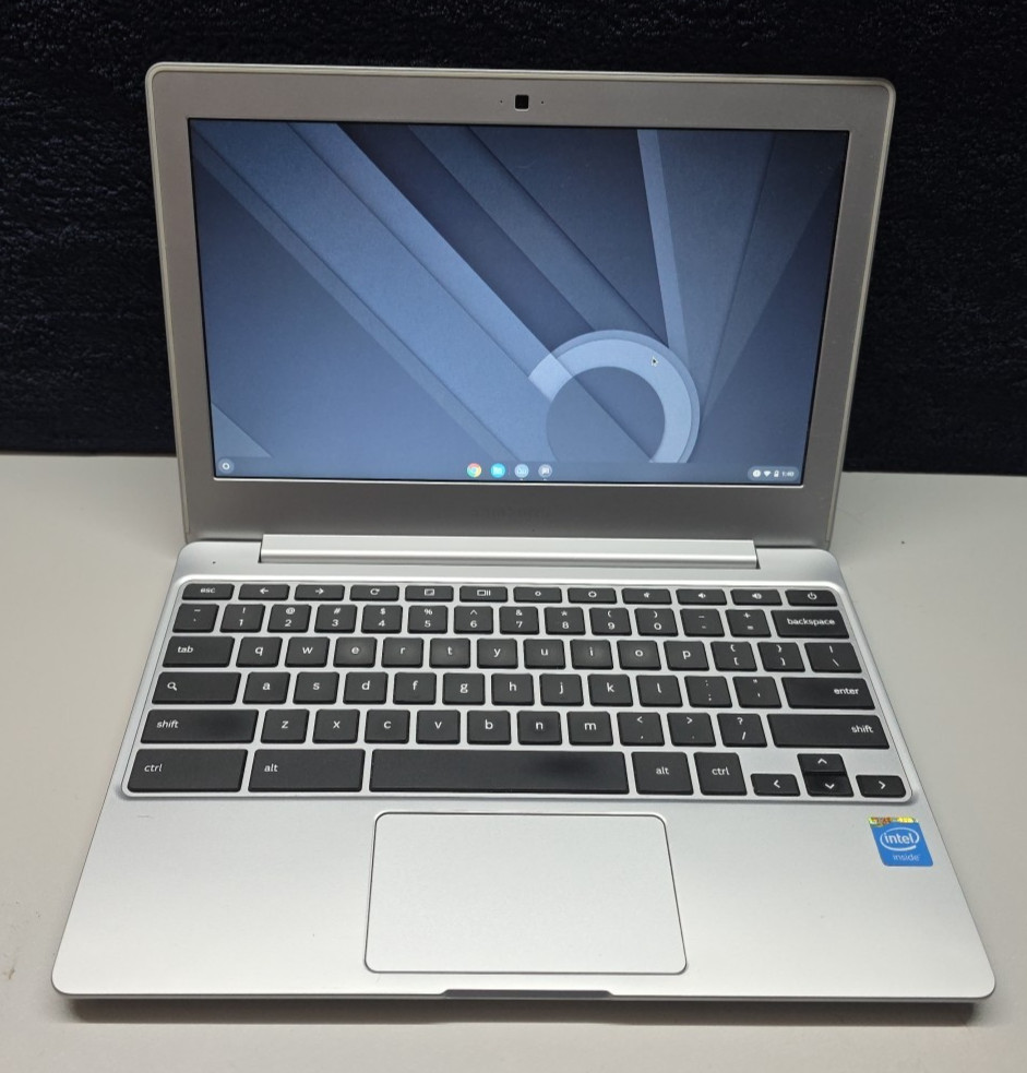 Samsung Chromebook 3 XE500C13 11.6in. (16GB, Intel Celeron N, 2.48GHz, 2GB)…