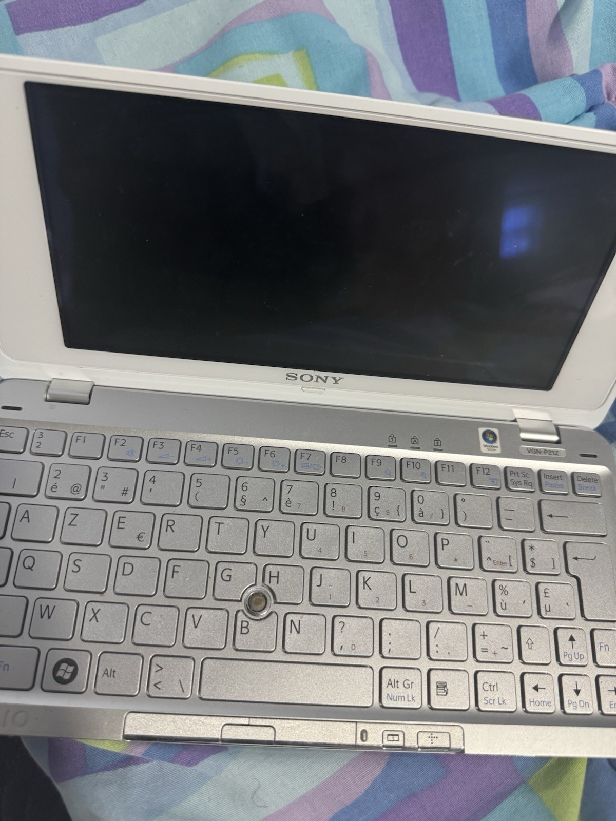 Sony Vaio VGN-P21Z Ultraportable Laptop – Used | Compact | Some Screen defects