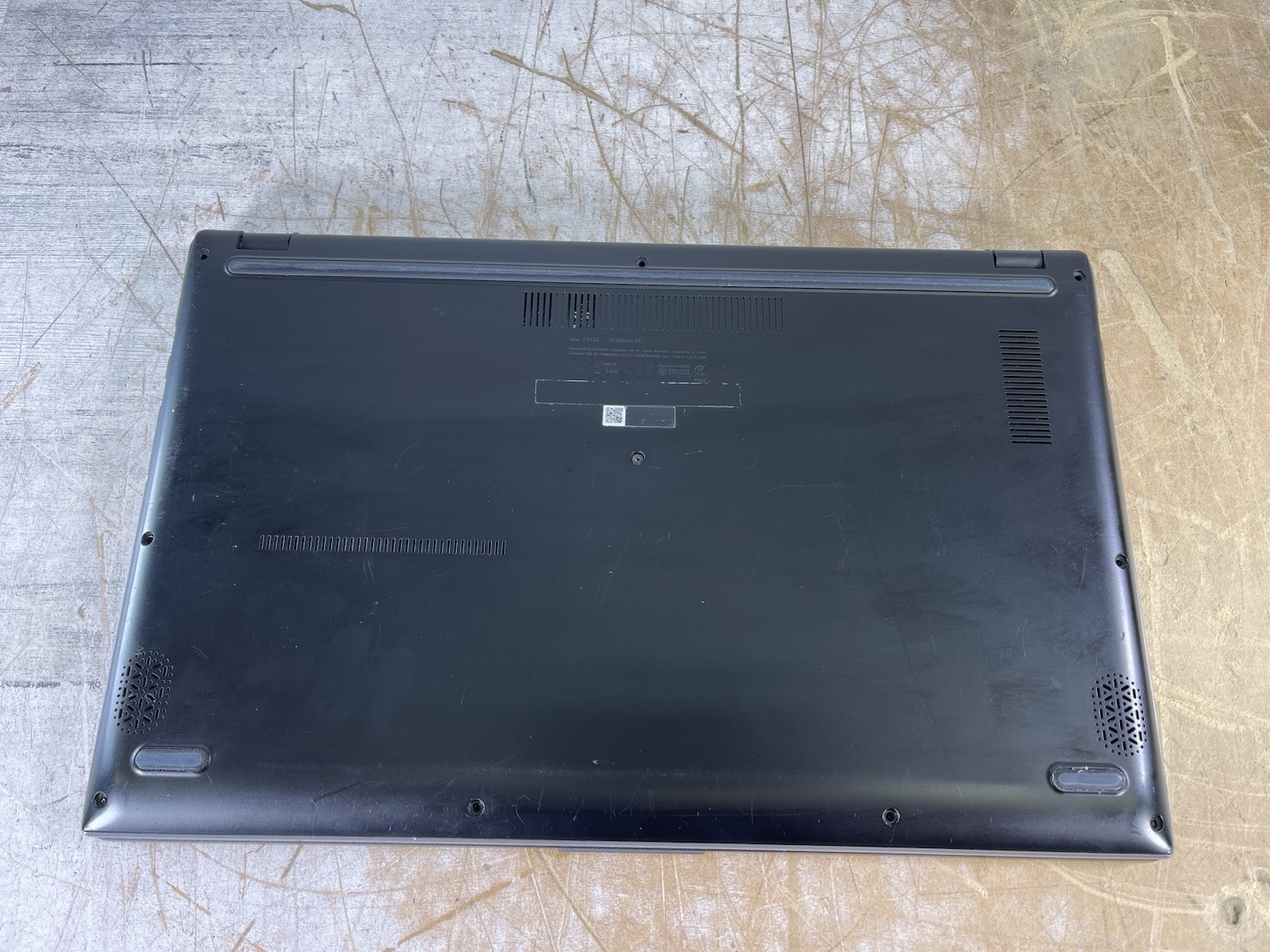ASUS VIVOBOOK F512J i3-1005G1 @ 1.20 GHz, 12GB RAM, NO HDD/OS
