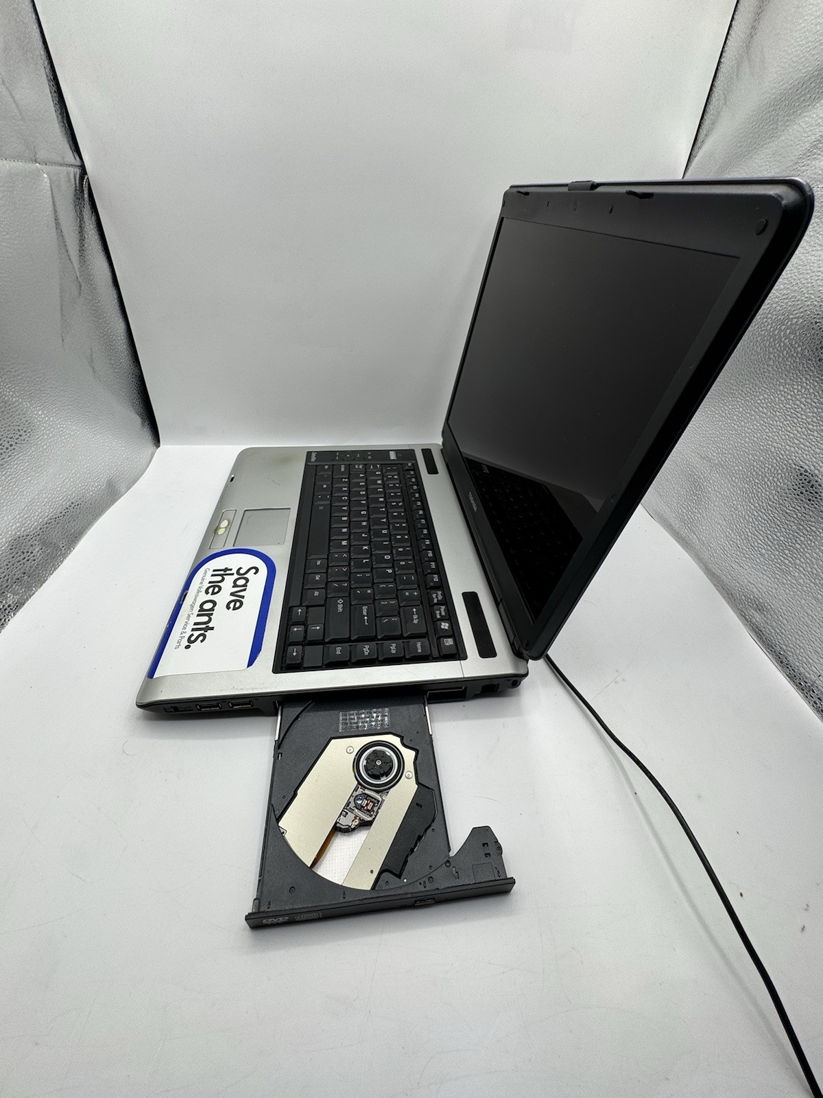 Lot Of 2 Laptops Toshiba Satellite A105-S2081 & ASUS X54C Powers On Locked