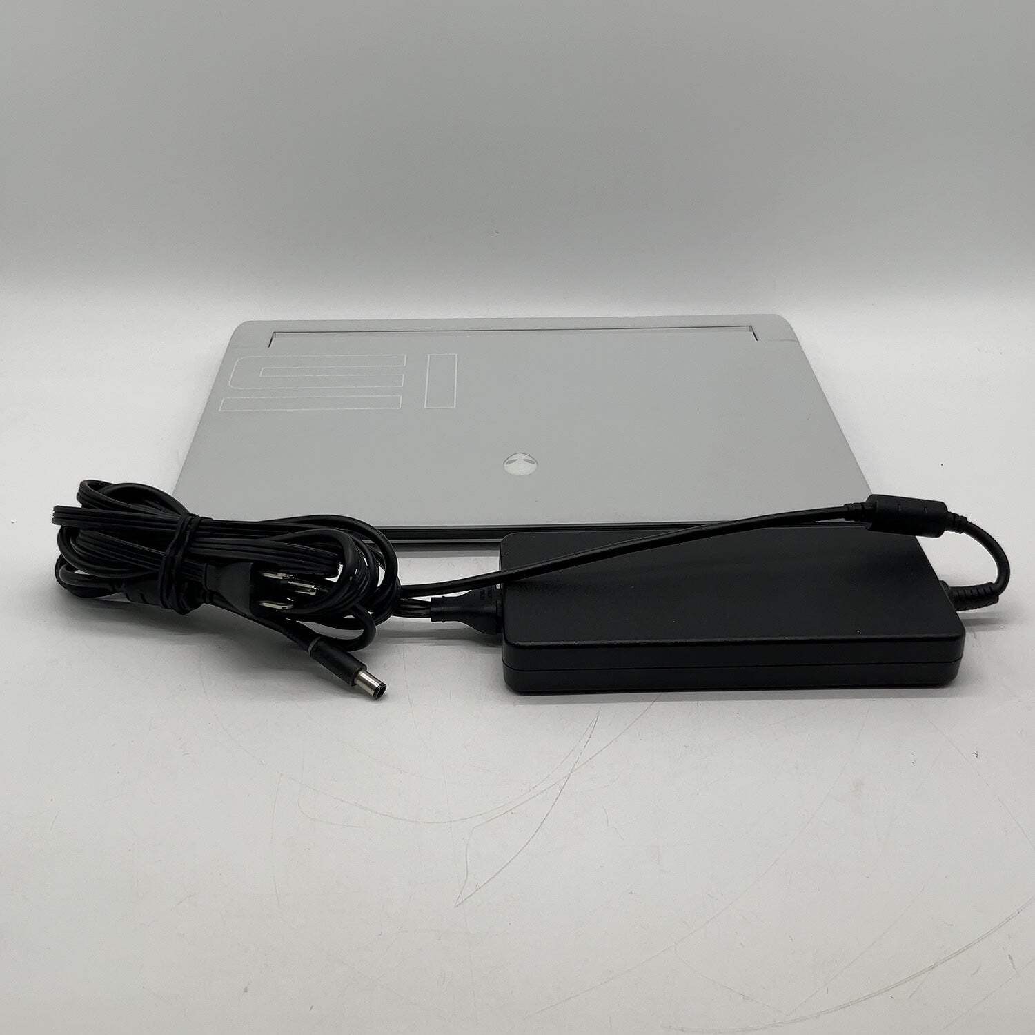 Alienware X15 R1 15.6″ i7-11800H 2.3GHz 16GB RAM 512GB SSD GeForce RTX 3070