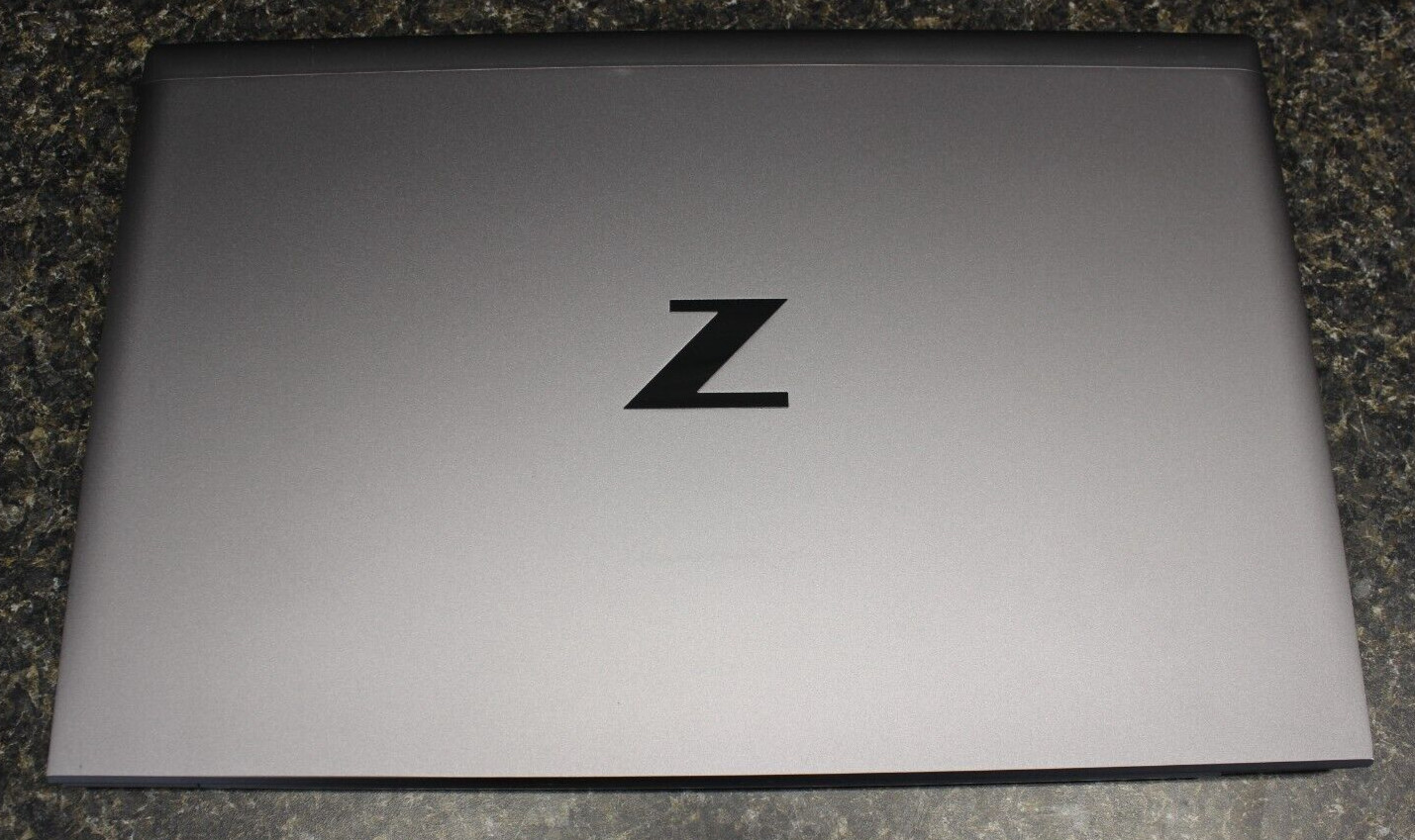 HP ZBook Firefly 15G7 Mobile WS I7-10610U 256GB NVME 16GB DDR4 Nvdia