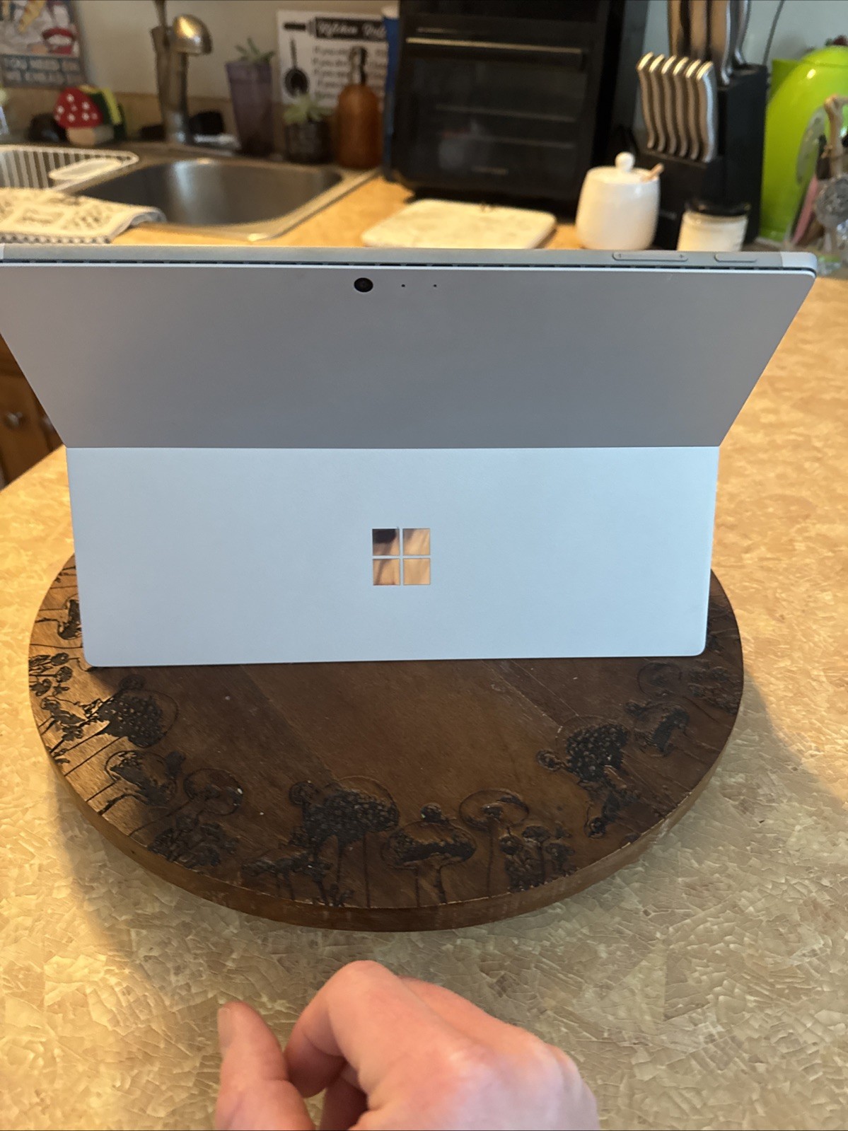 Windows 10 Surface Pro 128GB Excellent Condition: Includes Keyboard +Mouse+Case