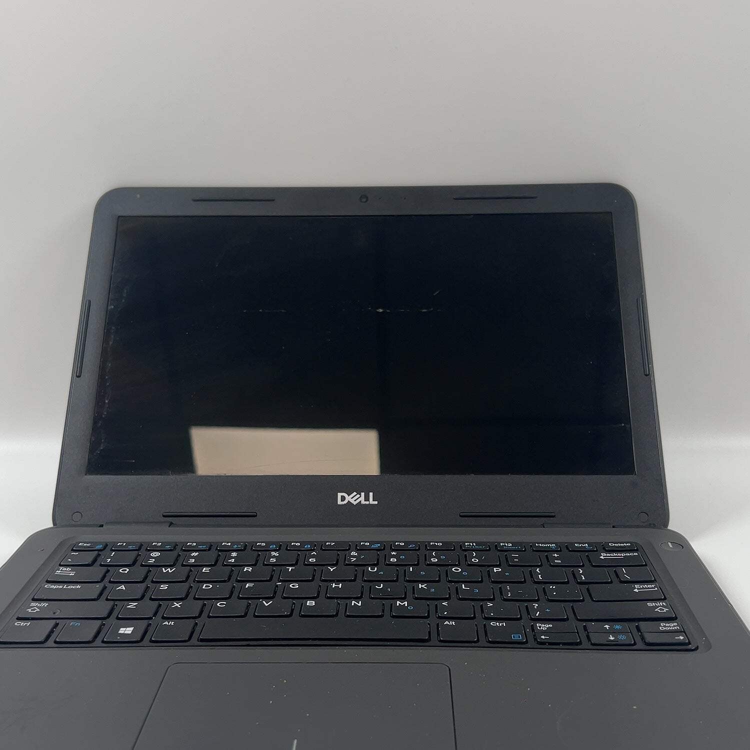 Broken Dell Latitude 3310 13.3″ i3-8145u 2.1GHz 8GB RAM 120GB SSD READ