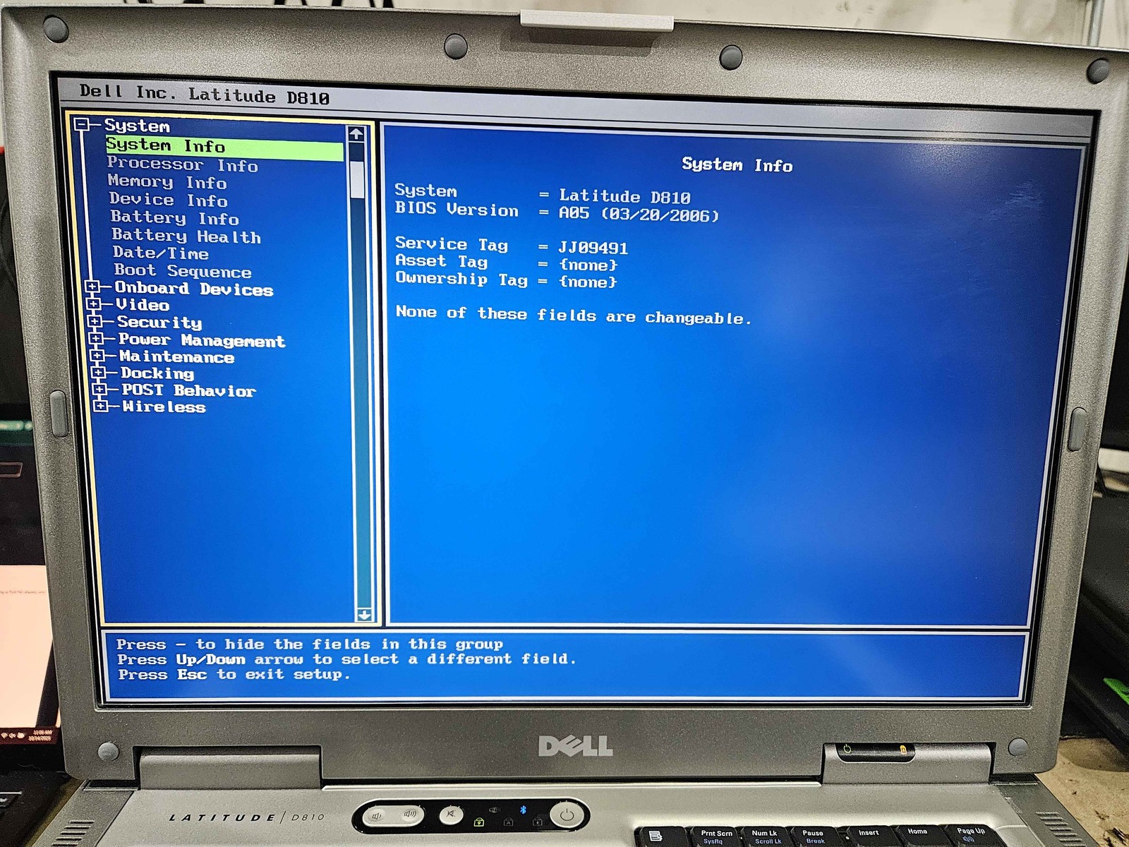 Dell Latitude D810 Intel Pentium M 1.86GHz 1024MB RAM No HDD/OS No BATT