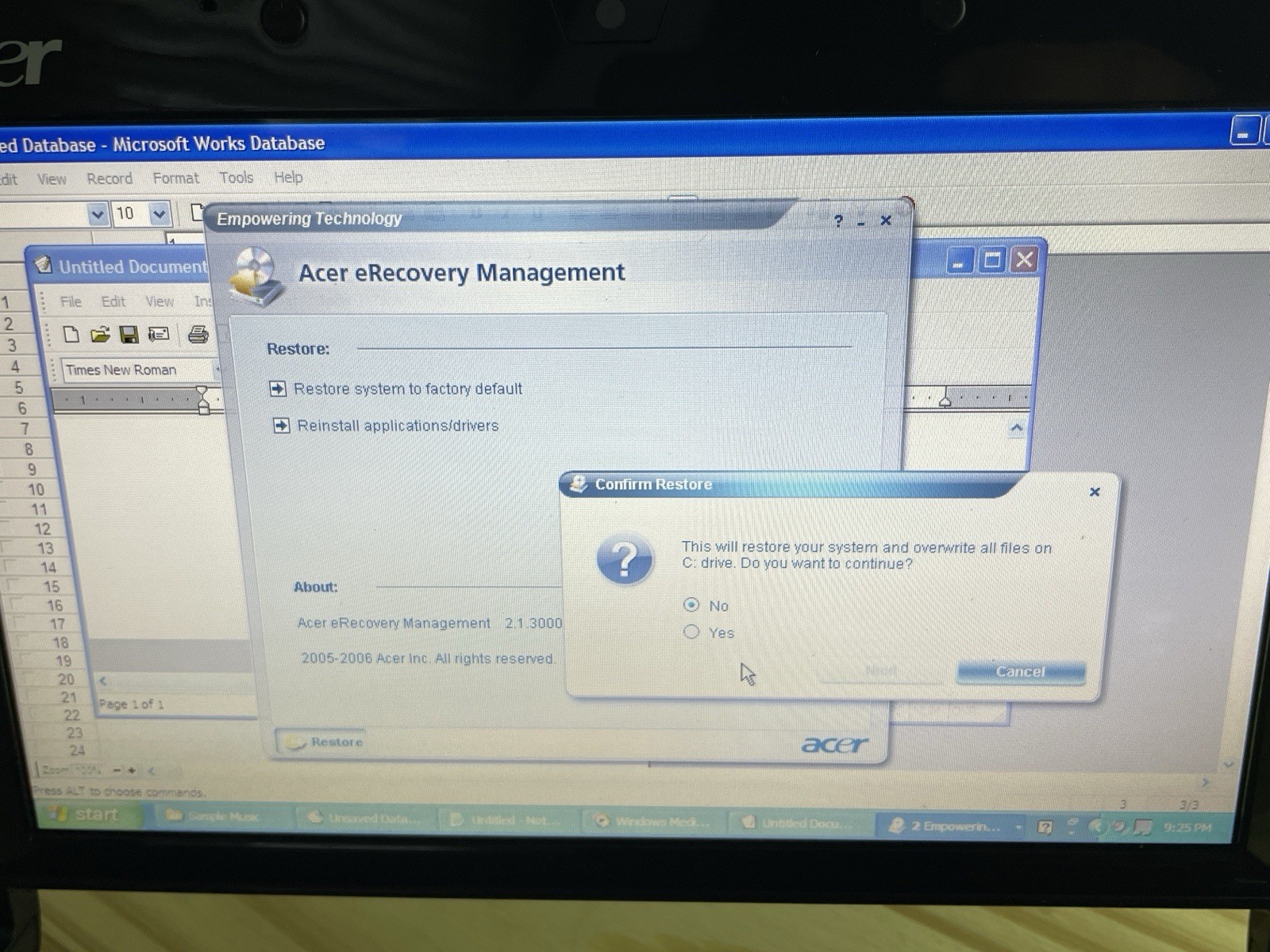 Acer Aspire One ZG5 Netbook 9” Intel Atom 1.6GHz 1GB Windows XP -No Charger