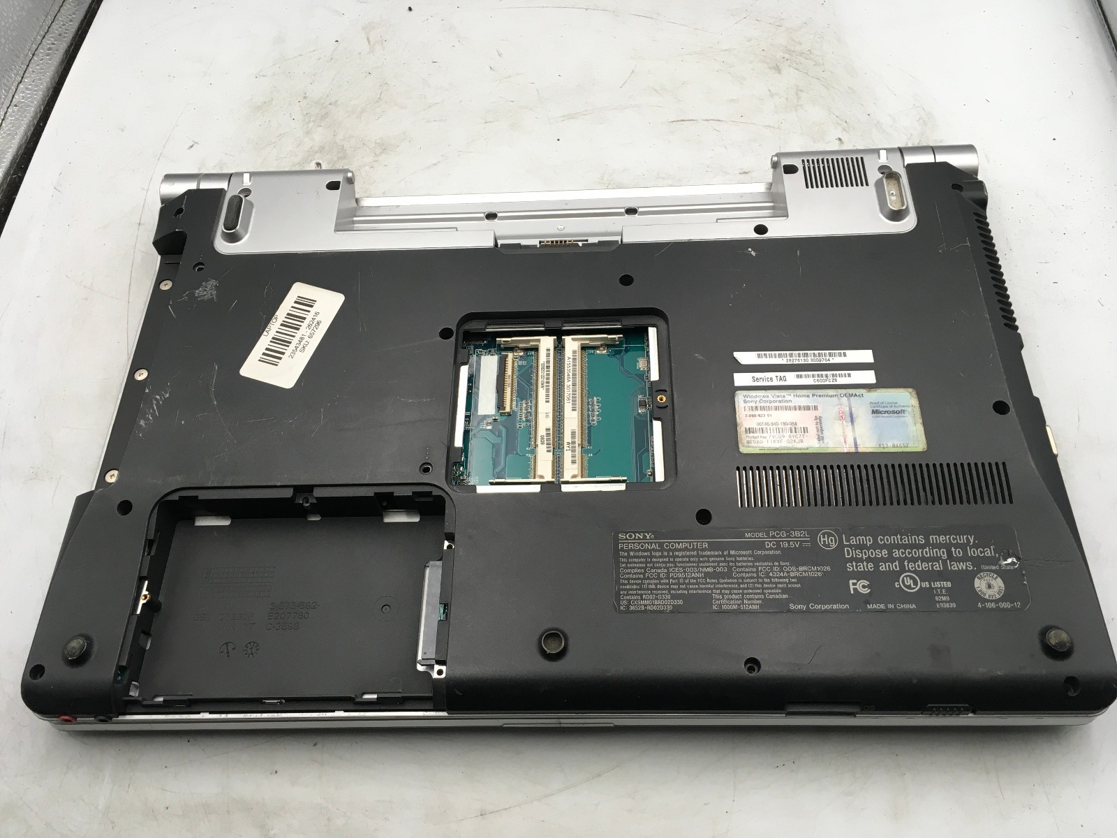 SONY VAIO PCG 3B2L – FOR PARTS/REPAIR – INTEL CORE 2 DUO P8400 – NO RAM -READ-BB