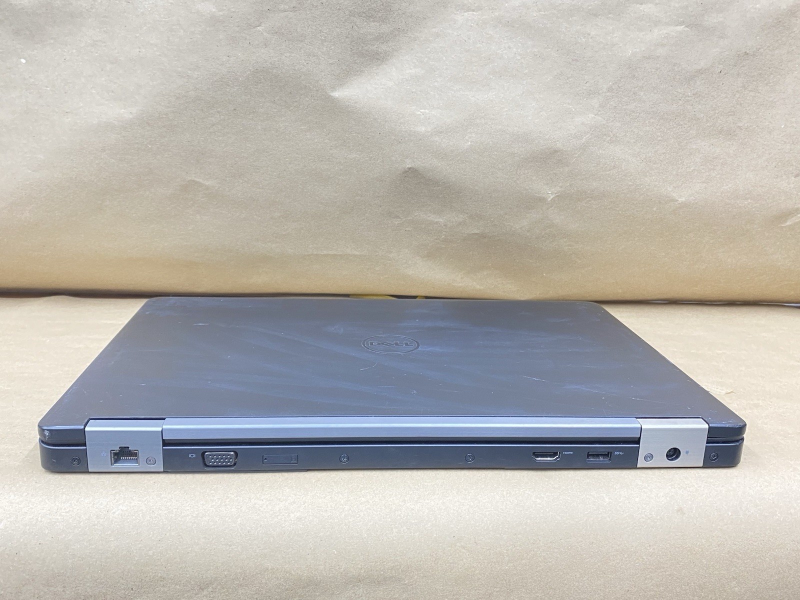 Dell Latitude E5570 – 16″ FHD Touch- i7-6600U – 4GB – 128GB – Win 10 – READ