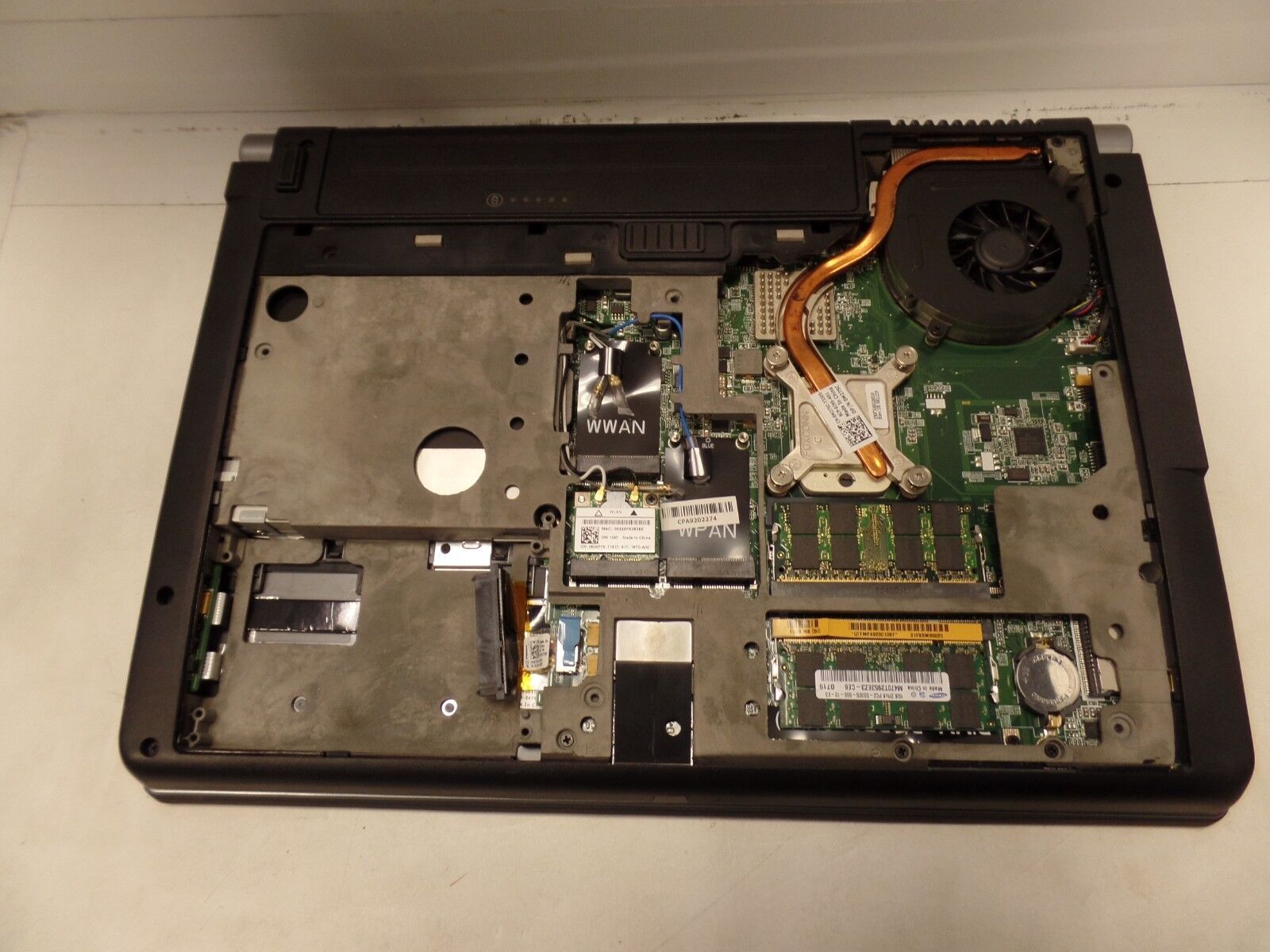 DELL STUDIO 1536 Ruby Red Turion X2 2.2Ghz 2GB 0 HDD IN MINT *AS IS NOT WORKING*