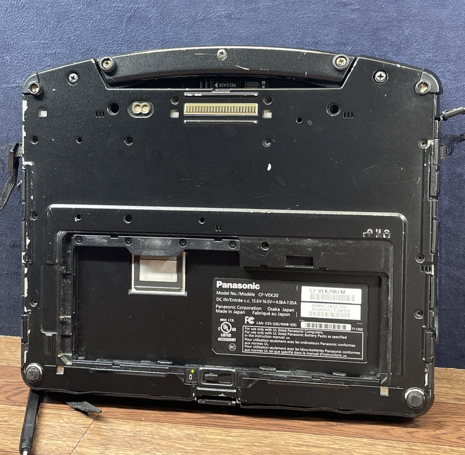 Panasonic Toughbook CF-20 Intel Core i5-7Y57 3.30 GHz 16GB RAM 256GB SSS NO OS