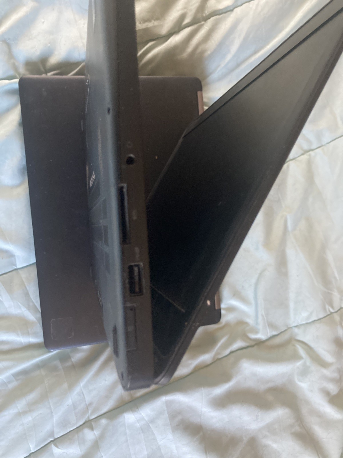Dell Latitude E7470 14″ (256GB SSD, Intel Core i5-6300U, 2.40GHz, 16GB) Laptop