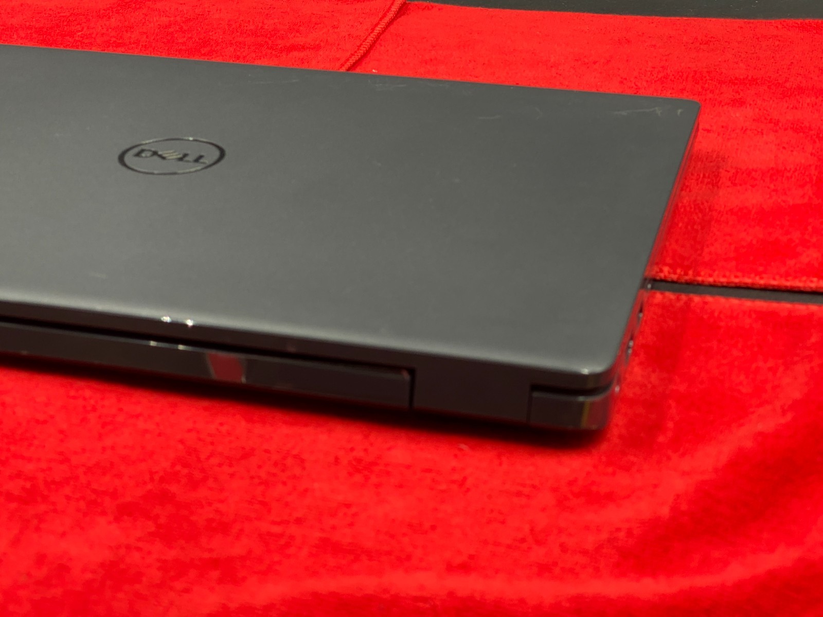 DELL LATITUDE 3410 14″ i7-10510U 8GB RAM 256GB SSD WINDOWS 11+CHARGER GRADE B+