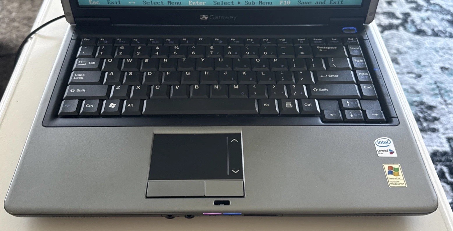 GATEWAY NX260X + Battery. Memory DDR2 256, no HDD, no Power Adapter. AS IS