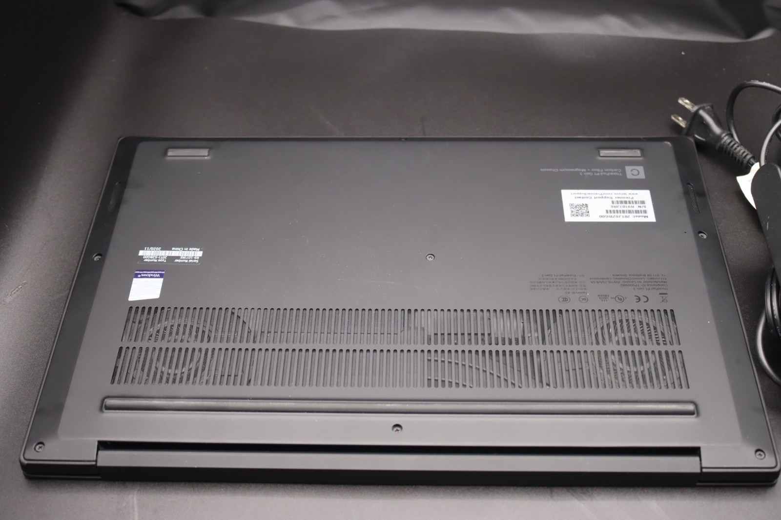 Lenovo ThinkPad P1 Gen 3 i7-10750H 32GB RAM 512GB SSD NVIDIA Quadro T1000
