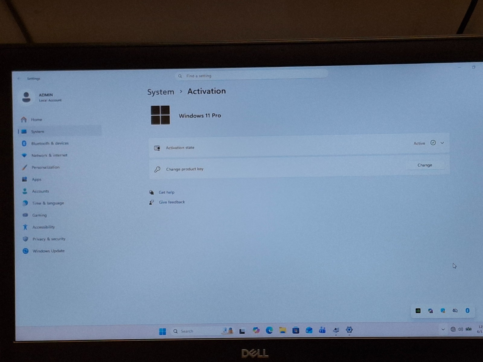 Dell Precision 7730 17.3″ Intel i5-8400H 16GB Quadro P3200 256GB SSD Win11P
