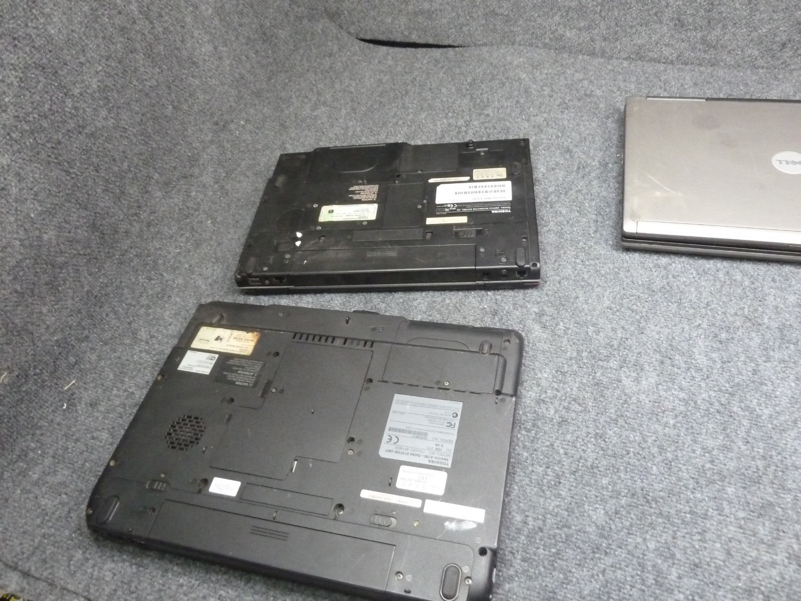 Lot of 4 Mixed Laptops DELL,TOSHIBA See Description for Specs