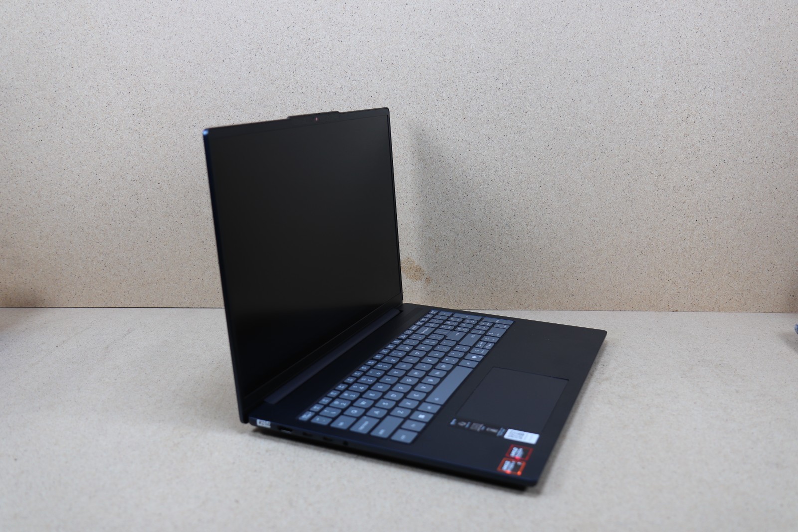 16″ Lenovo IdeaPad Slim 5 – 16AKP10 / Ryzen AI 7-350 / 16GB / 1TB / 860M (256)