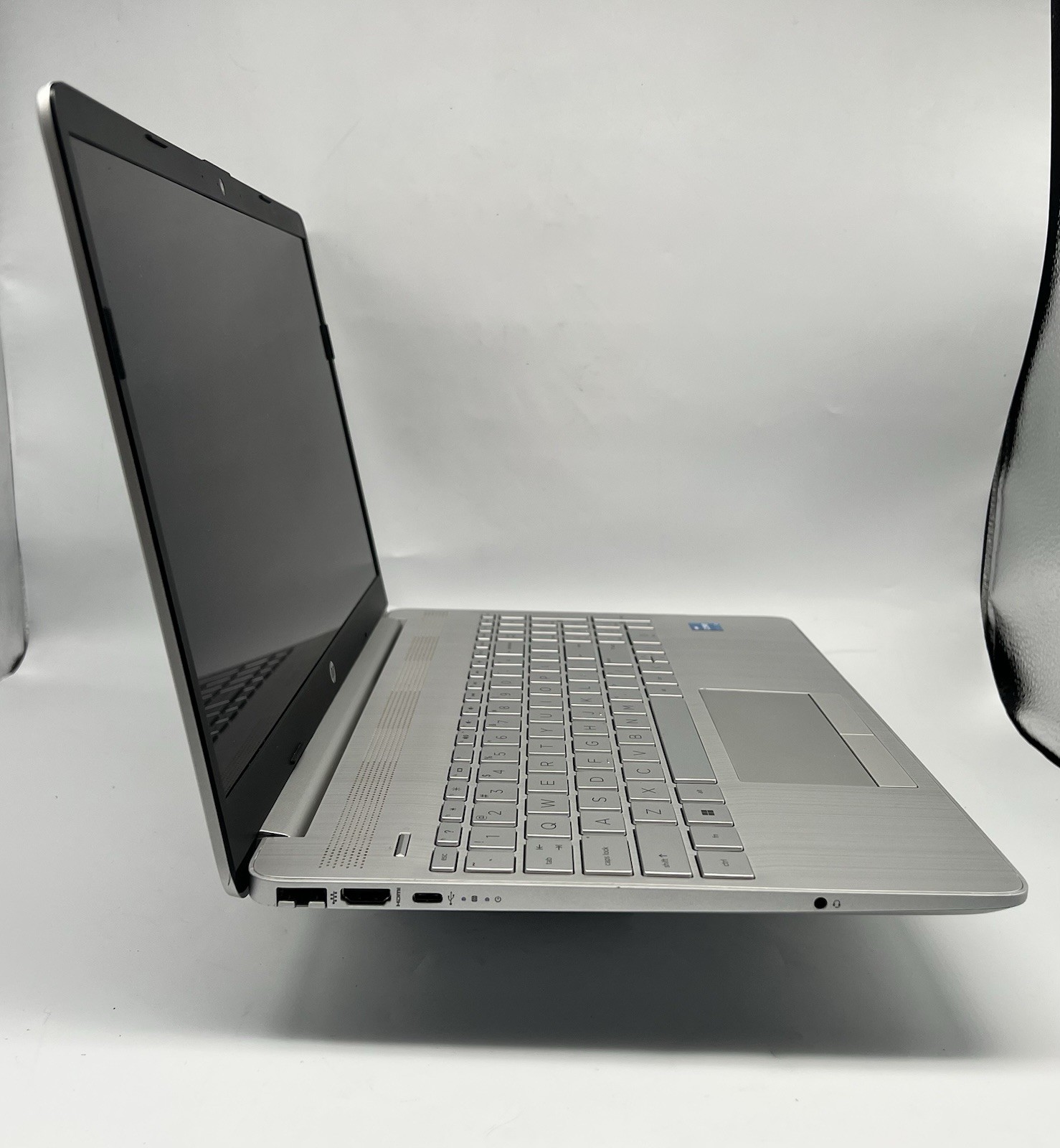 HP 15” Touchscreen Laptop Intel Core i5-1135G7 2.40GHz 8GB 1TB HDD 15-DW3015CL