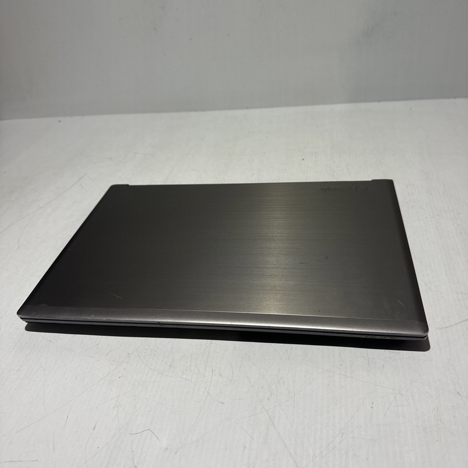 Toshiba Tecra Z50-C 15″ Laptop i7-6600u 4gb Ram No Drives Boots Bios