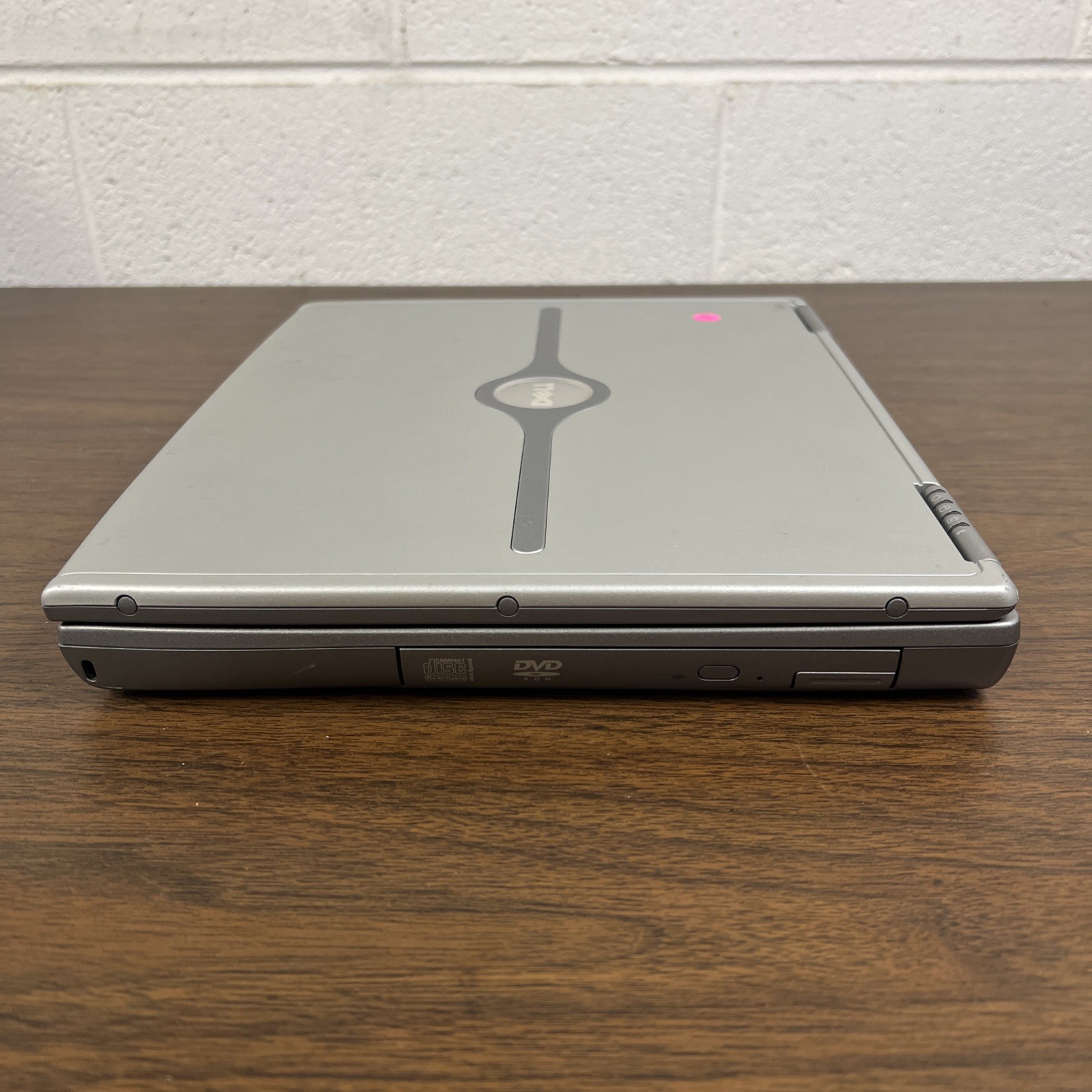 Dell Inspiron 600M Vintage Laptop Intel Centrino *No Hard Drive, No Ram UNTESTED