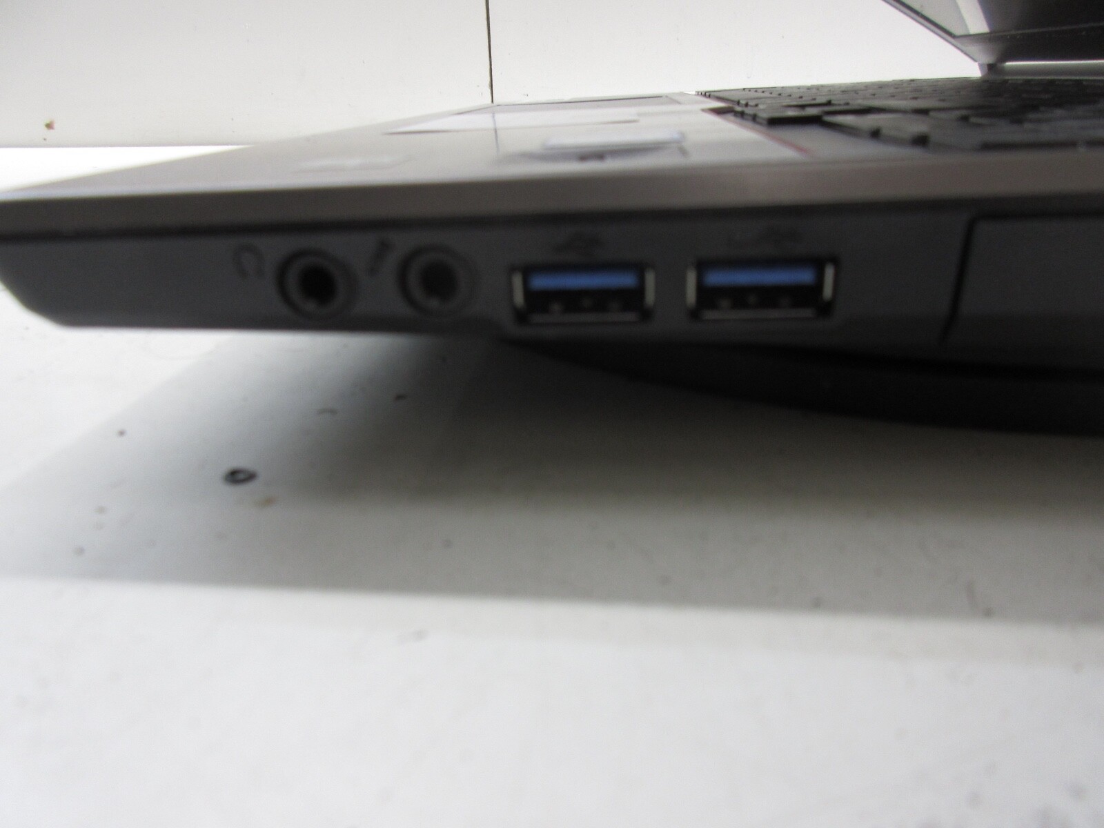 Fujitsu Lifebook E756 Intel Core i5-6300U 2.40GHz 16GB NO HDD No Batt