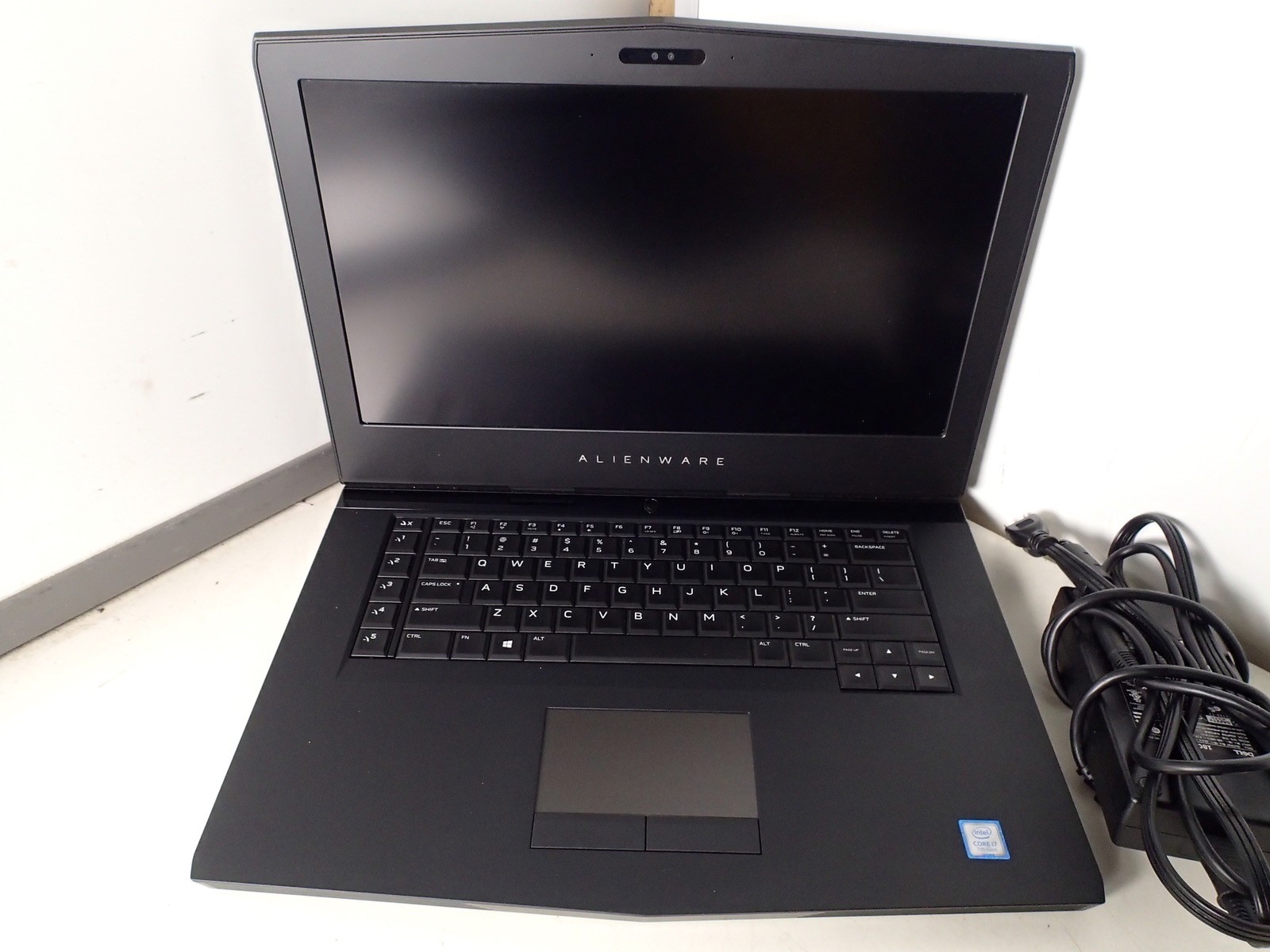 Alienware 15 R3 Intel Core i7 7700HQ 32GB RAM 512GB m.2 + 1TB 2.5″ HDD Win 11
