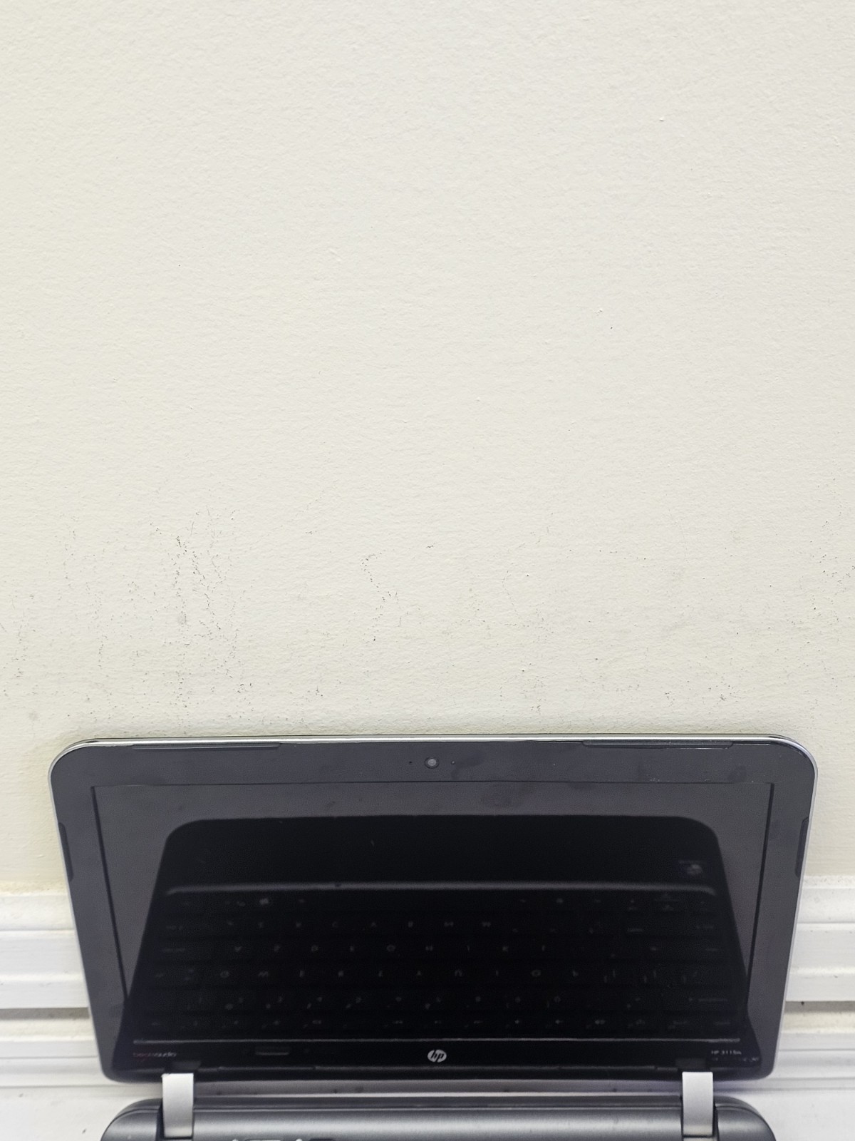 HP 3115m Laptop – AMD E-300 – 4GB RAM – WON’T STAY POWERED ON – Parts Read Desc.