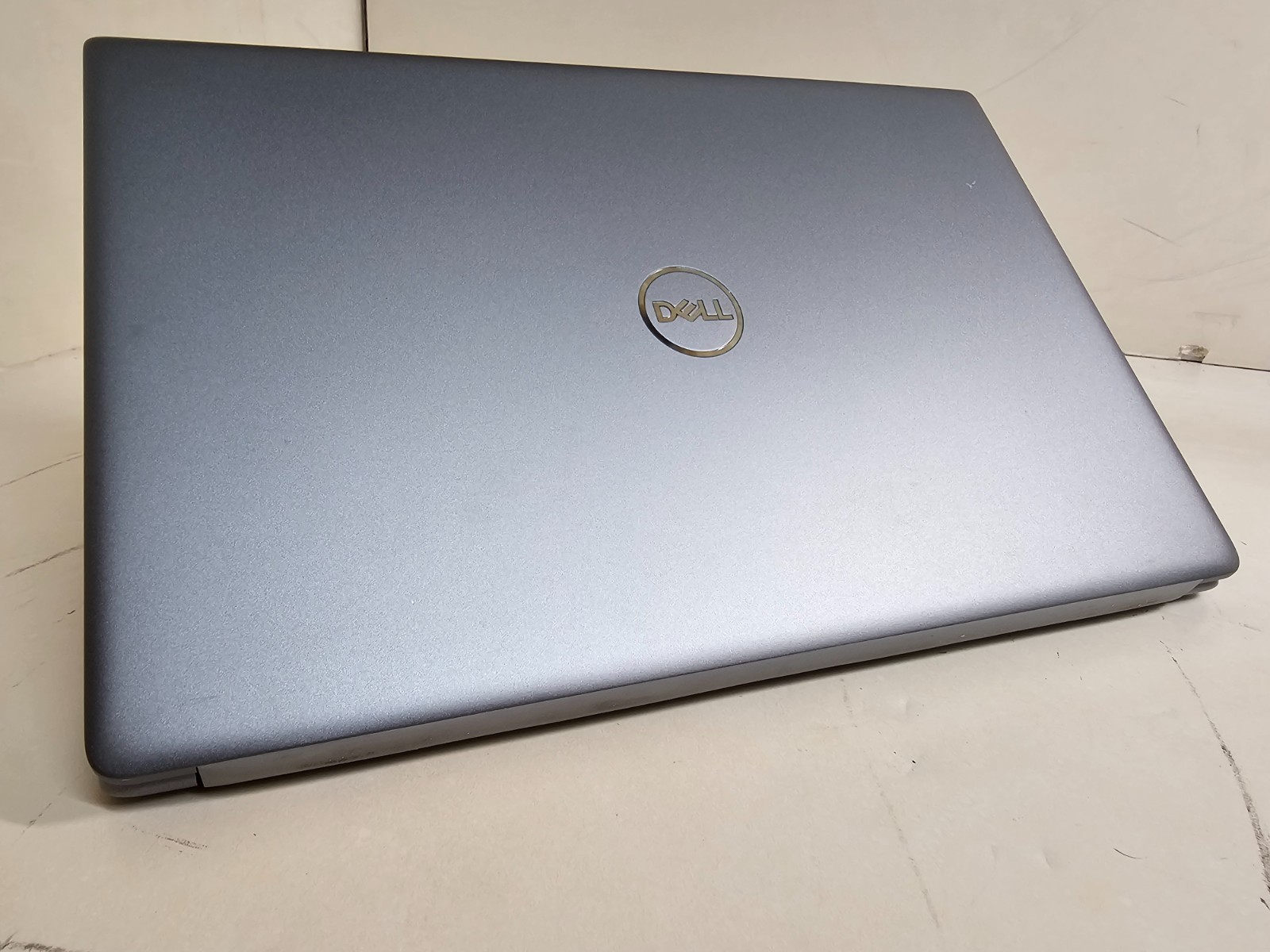 Dell Latitude 3301 Laptop – 1.8 GHz i7-8565U 8GB 256GB SSD Wi-Fi Cam 13.3″ – SP2