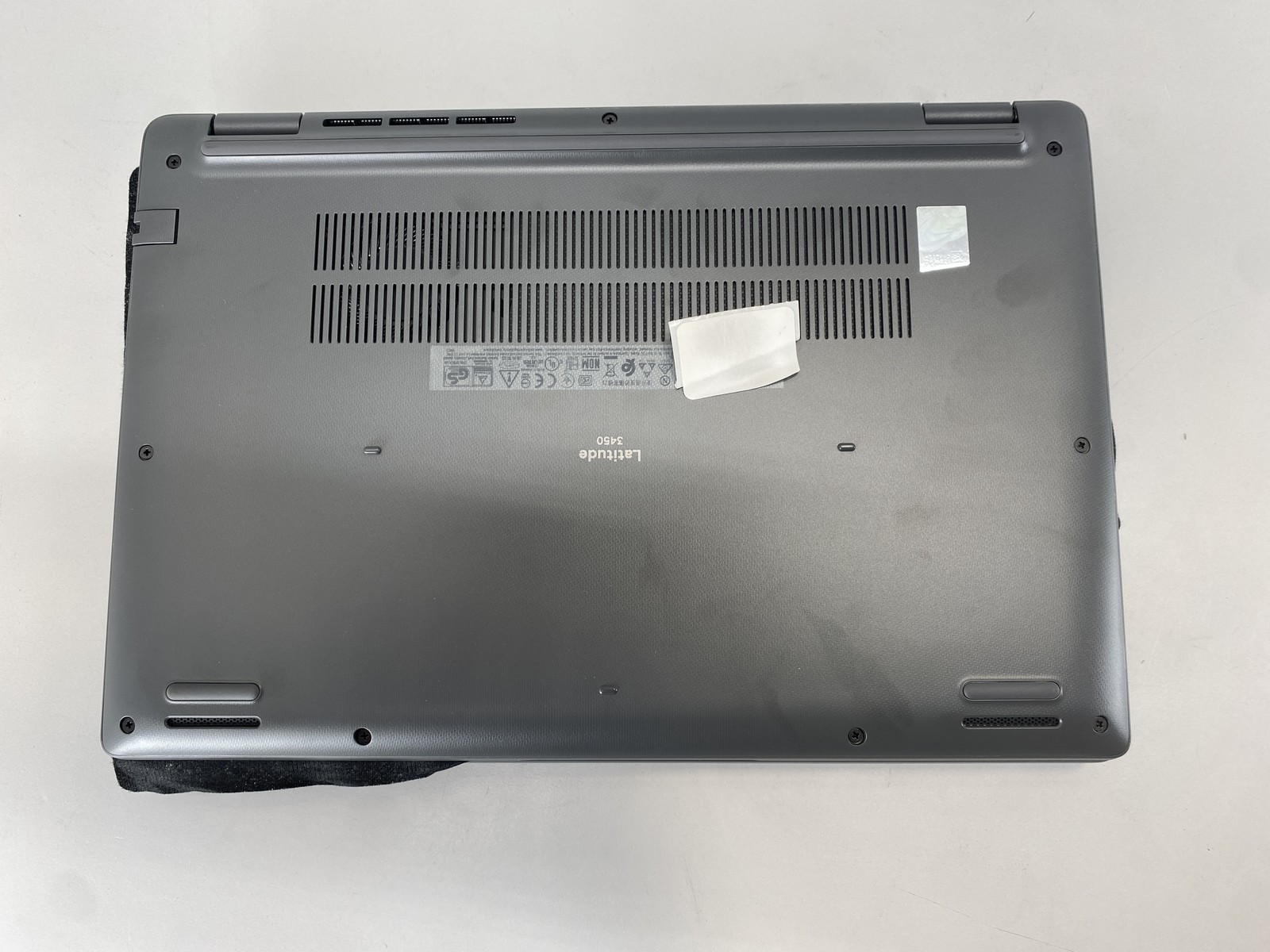 Dell Laptop Latitude 3450 14″ Intel Core i5-1335U 512GB – Dark Gray