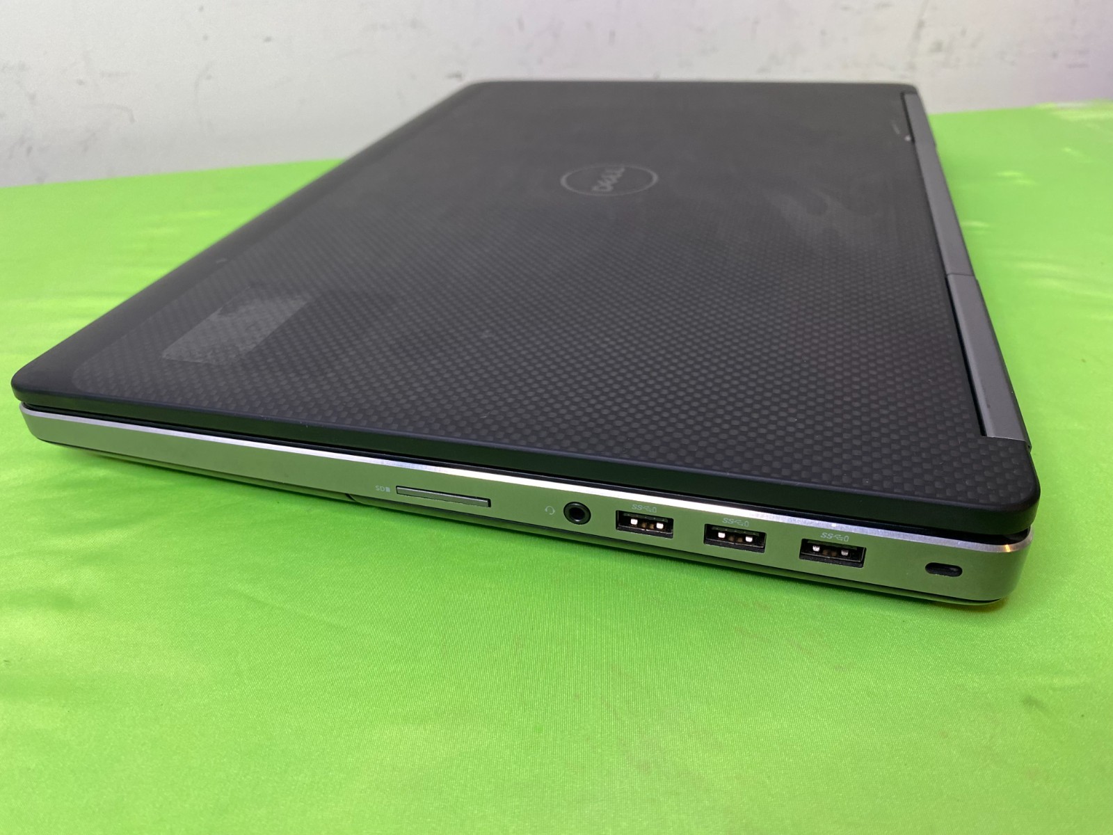 Dell Precision 7520 Intel i7-6820HQ 2.70GHz 256GB SSD, 20GB RAM Win 11/M2200