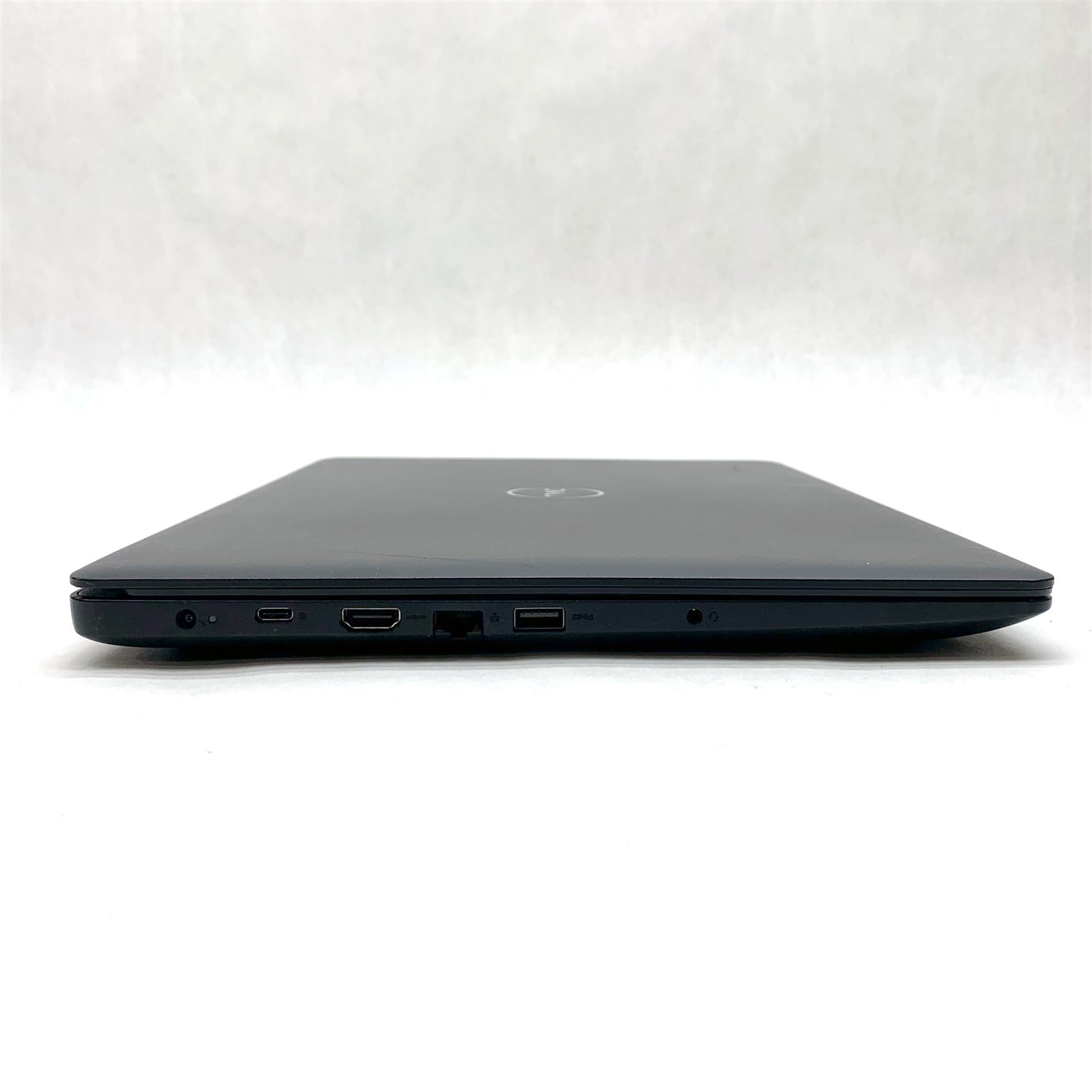 Dell Latitude 3590 15.6″ FHD Intel Core i7-8550U 1.80GHz 16GB 240GB SSD Win 11