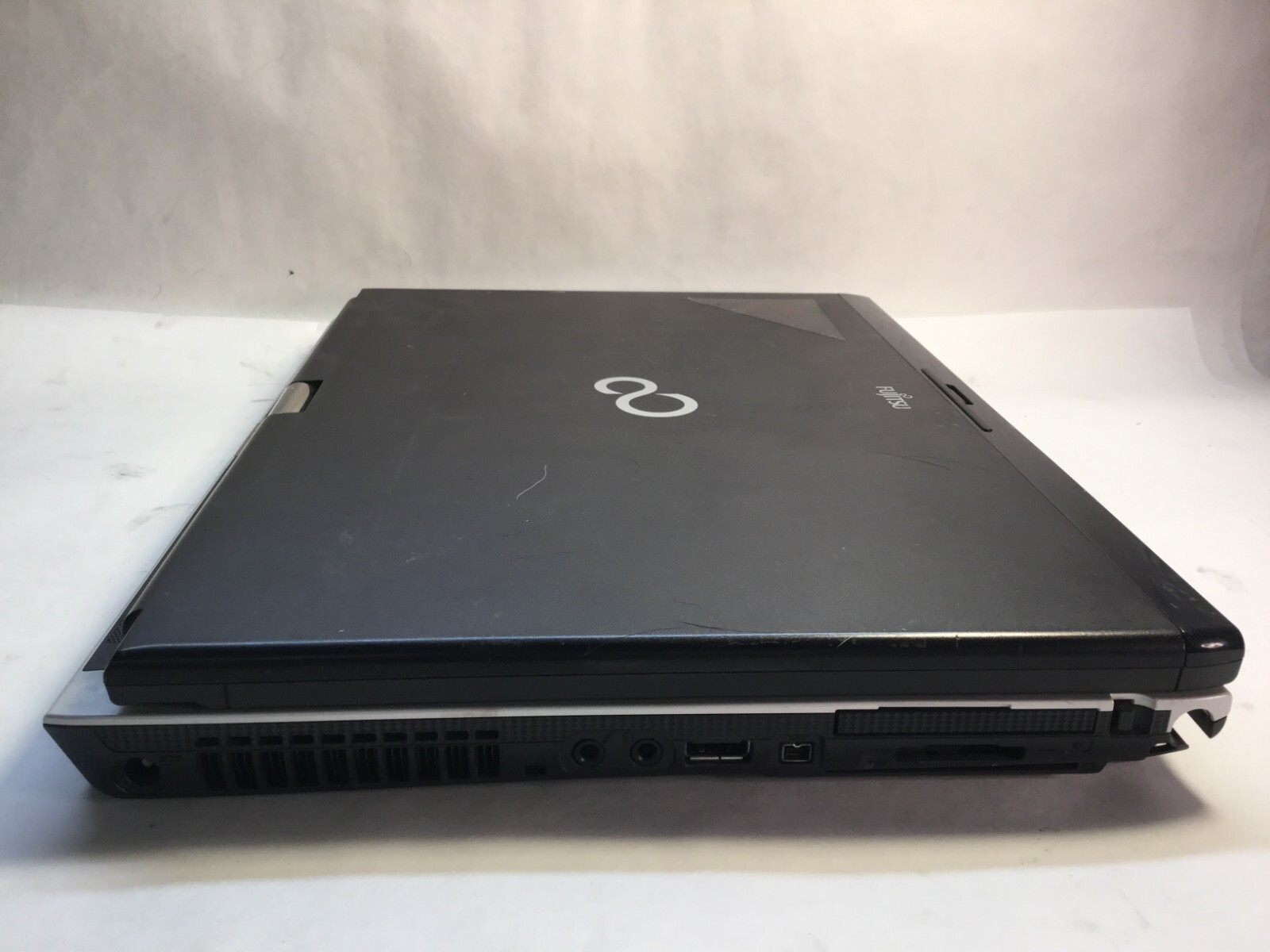 Fujitsu Lifebook T900 13″ Intel Core i5-M520- BOOTS TO BIOS/ DISPLAY DAMAGE -MZ
