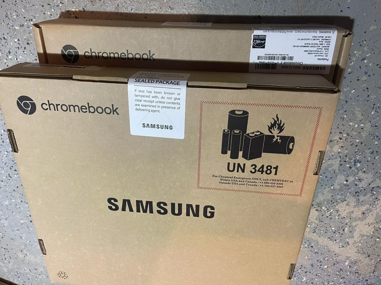 Samsung Chromebook 3 4GB Ram 16GB SSD 11.6-Inch Laptop-Black XE500C13-K04US new